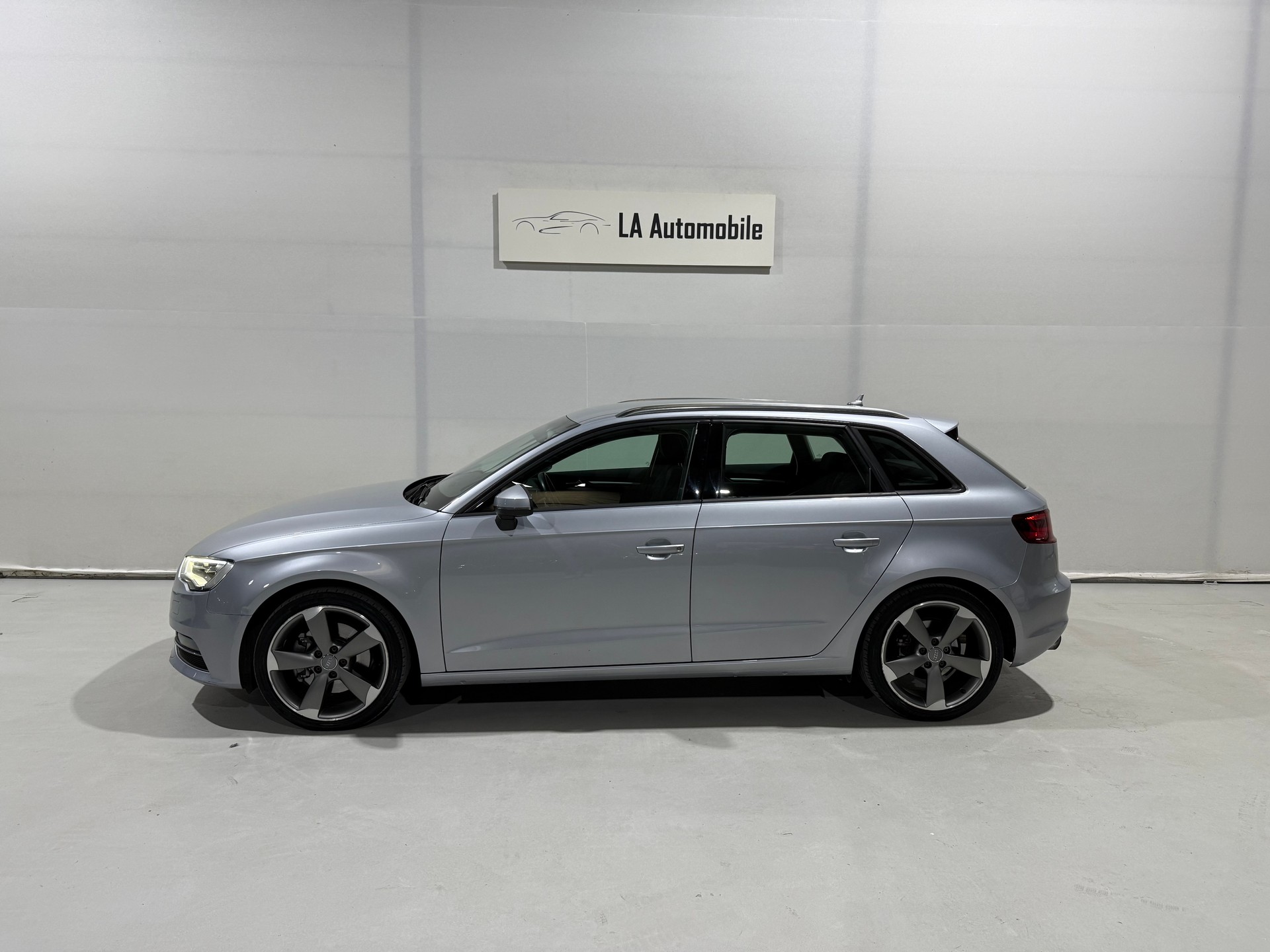 AUDI A3 Sportback 1.8 TFSI Ambition quattro S-tronic-image-2