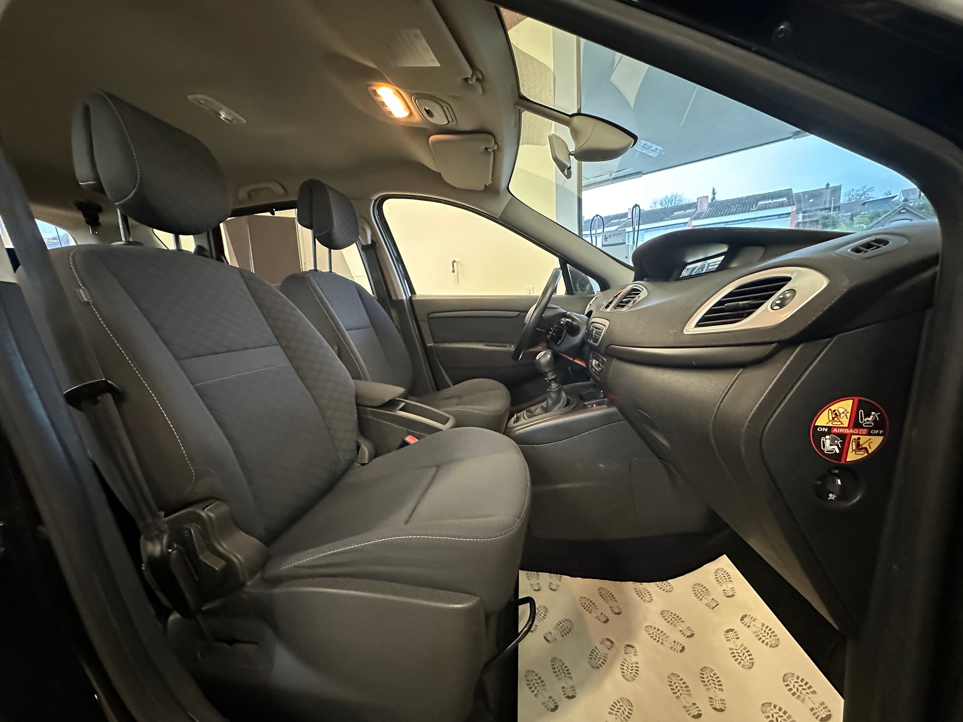 RENAULT Scénic 1.5 dCi Expression-image-10