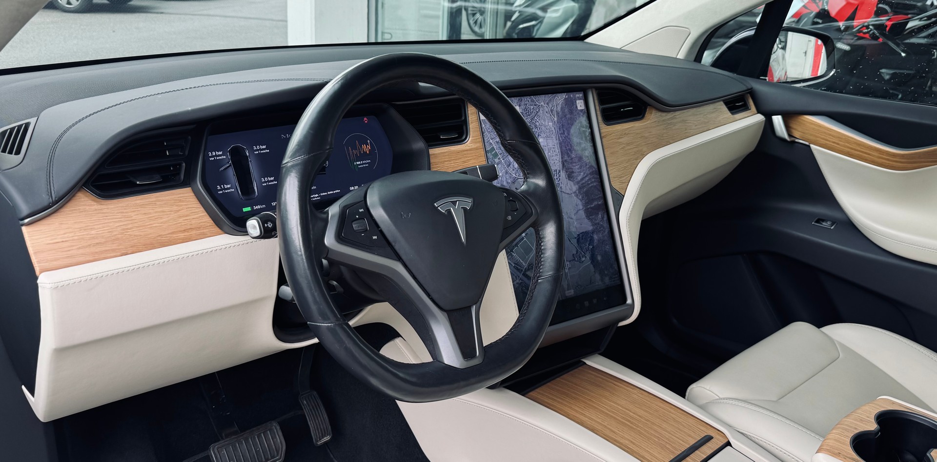 TESLA Model X 100 D-image-8