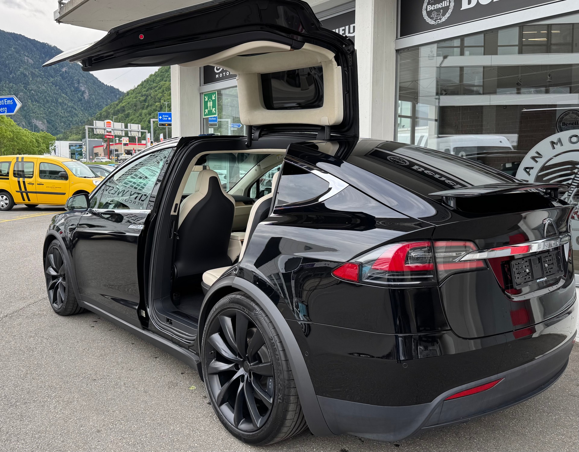 TESLA Model X 100 D-image-4