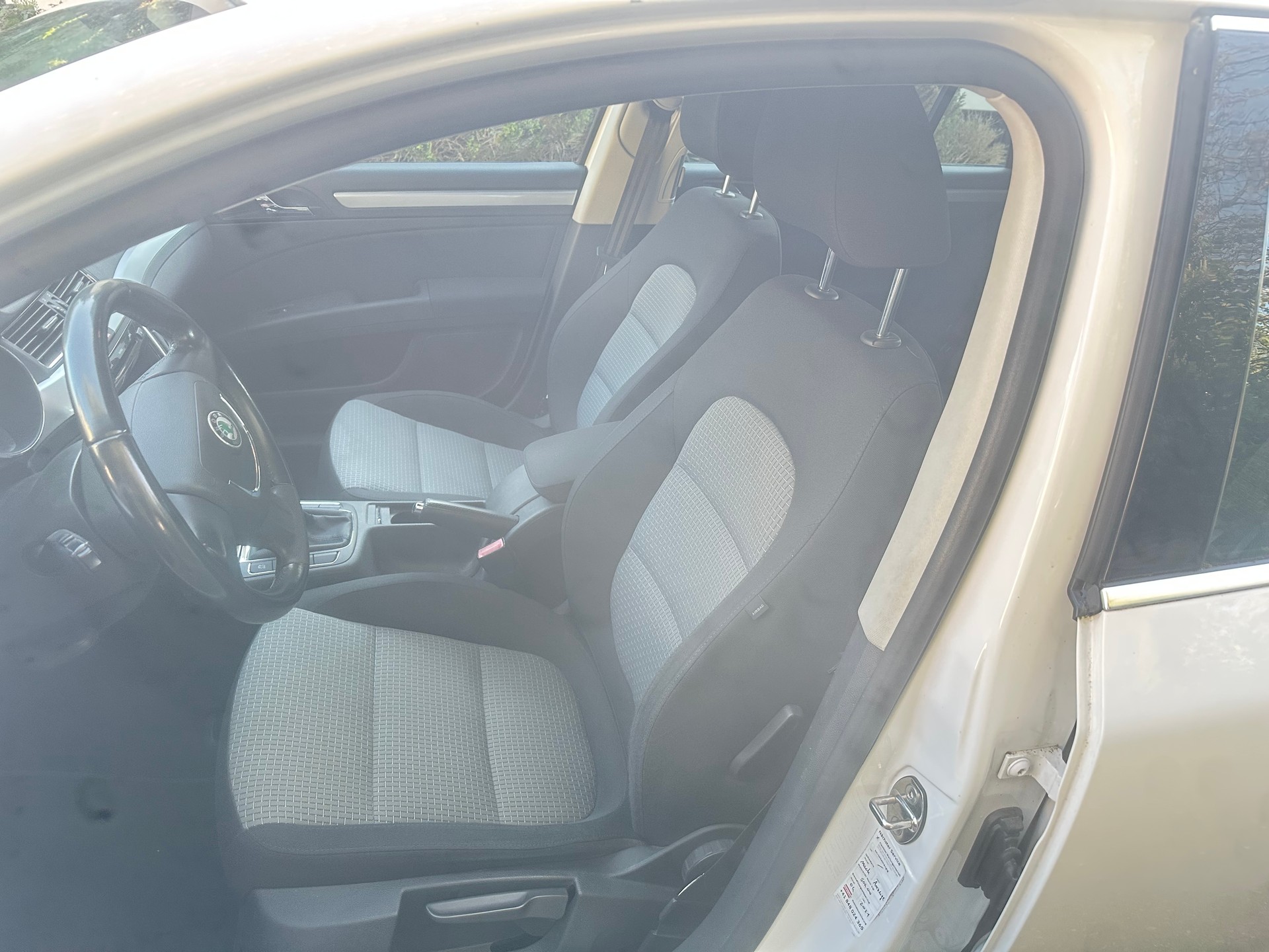 SKODA Superb Combi 1.8 TSI Elegance-image-6