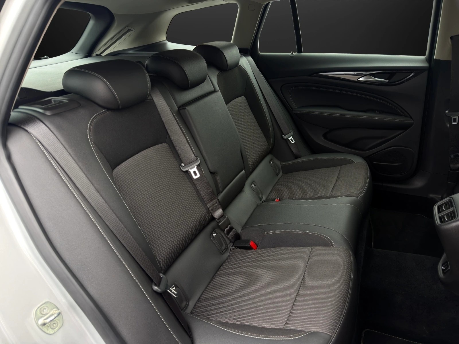 OPEL Insignia 2.0 CDTI Sports Tourer Edition-image-14
