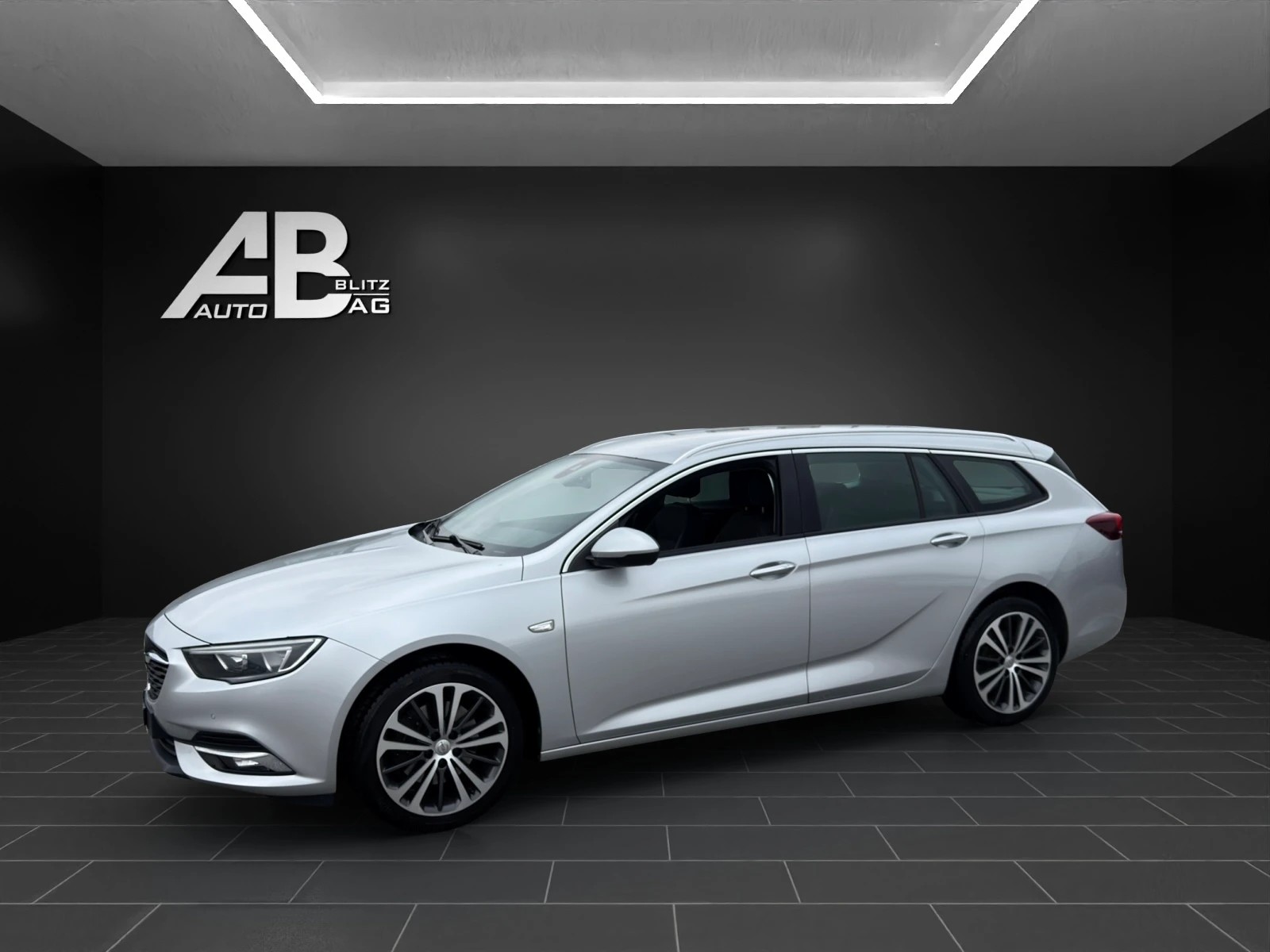 OPEL Insignia 2.0 CDTI Sports Tourer Edition-showroom-element-1