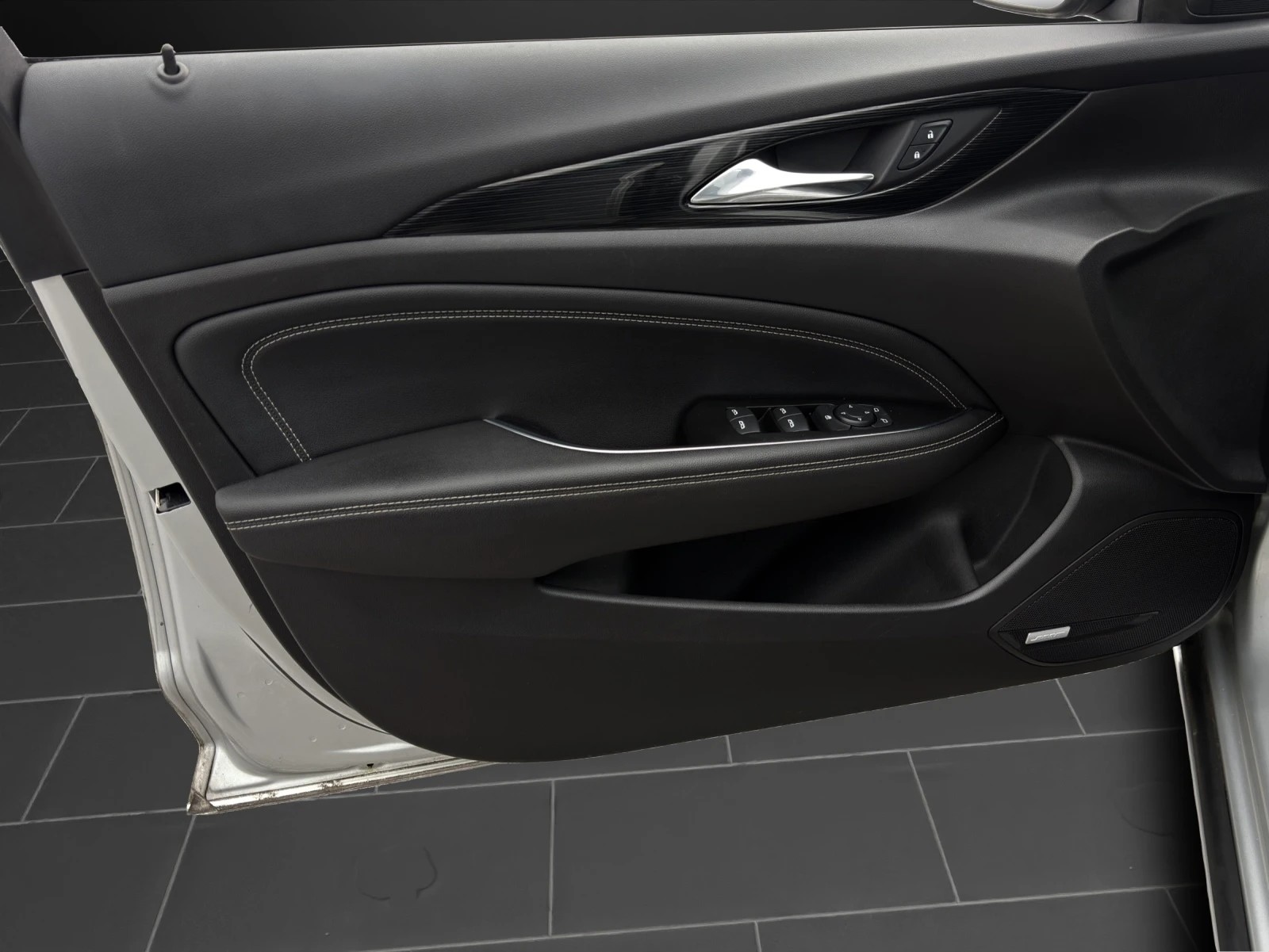 OPEL Insignia 2.0 CDTI Sports Tourer Edition-image-13