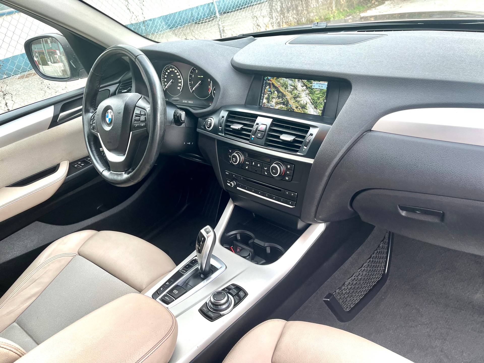 BMW X3 xDrive 20i Steptronic-image-15
