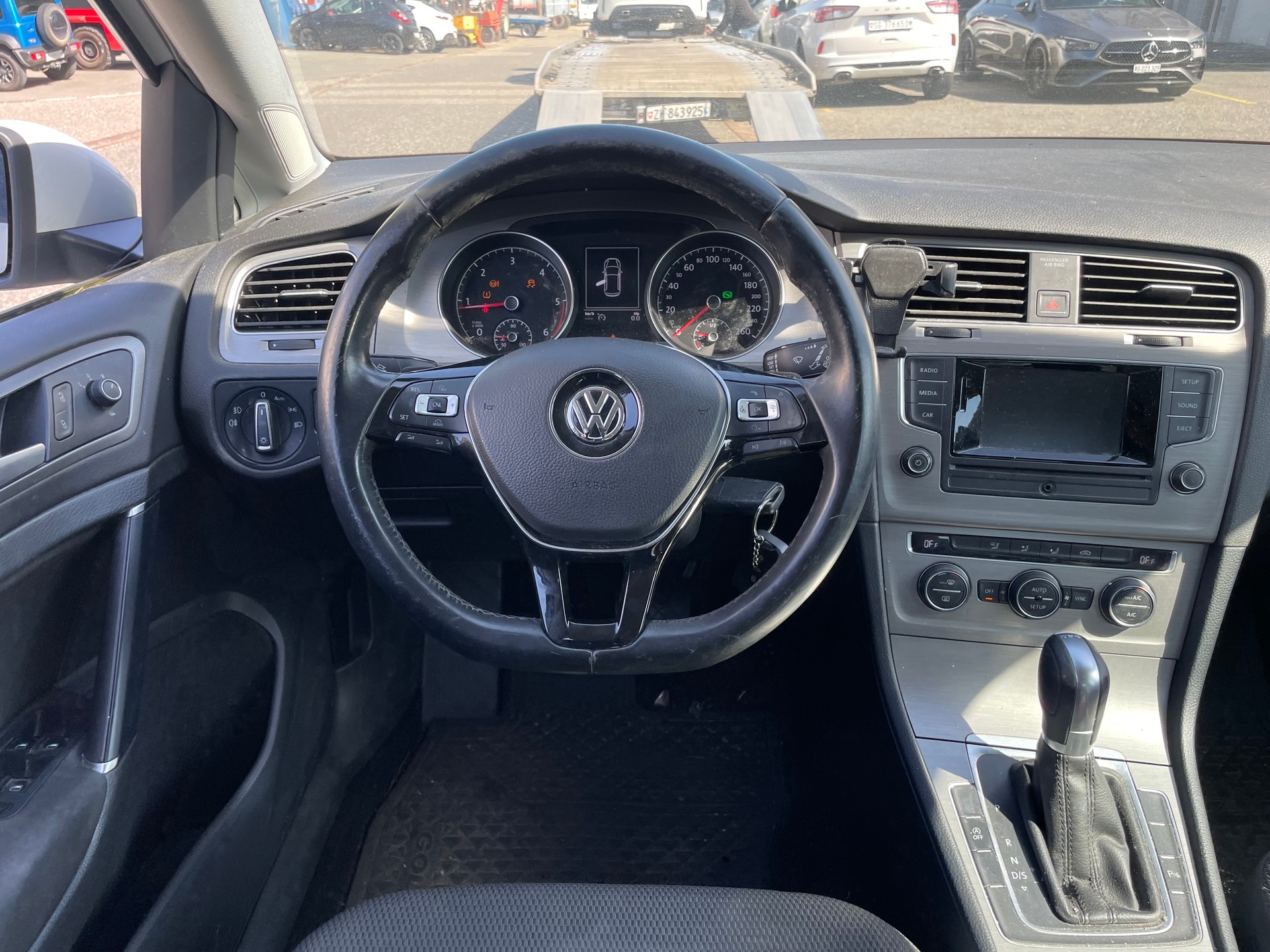 VW Golf 1.6 TDI Trendline DSG-image-9