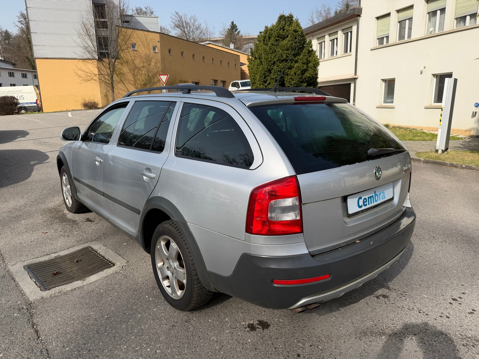 SKODA Octavia Scout 1.8 FSI 4x4-showroom-element-3