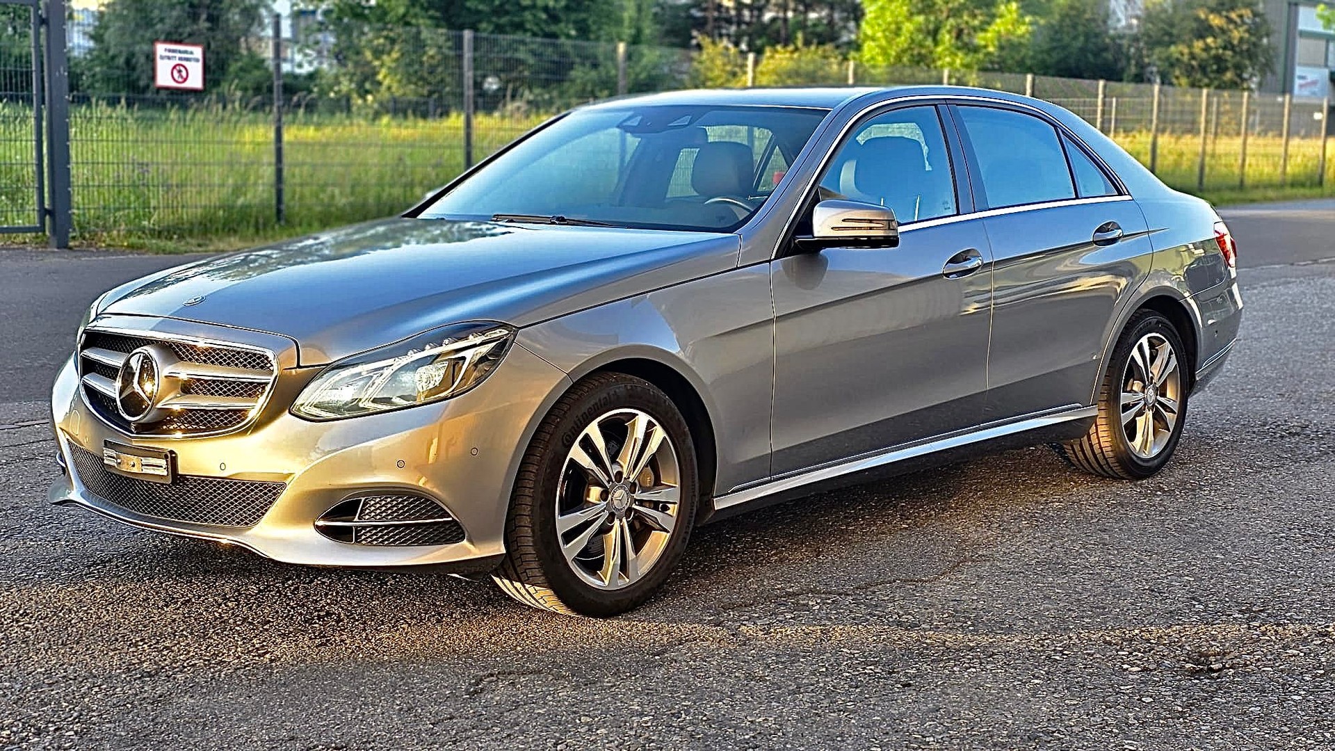 MERCEDES-BENZ E 400 Avantgarde 4Matic 7G-Tronic-image-2