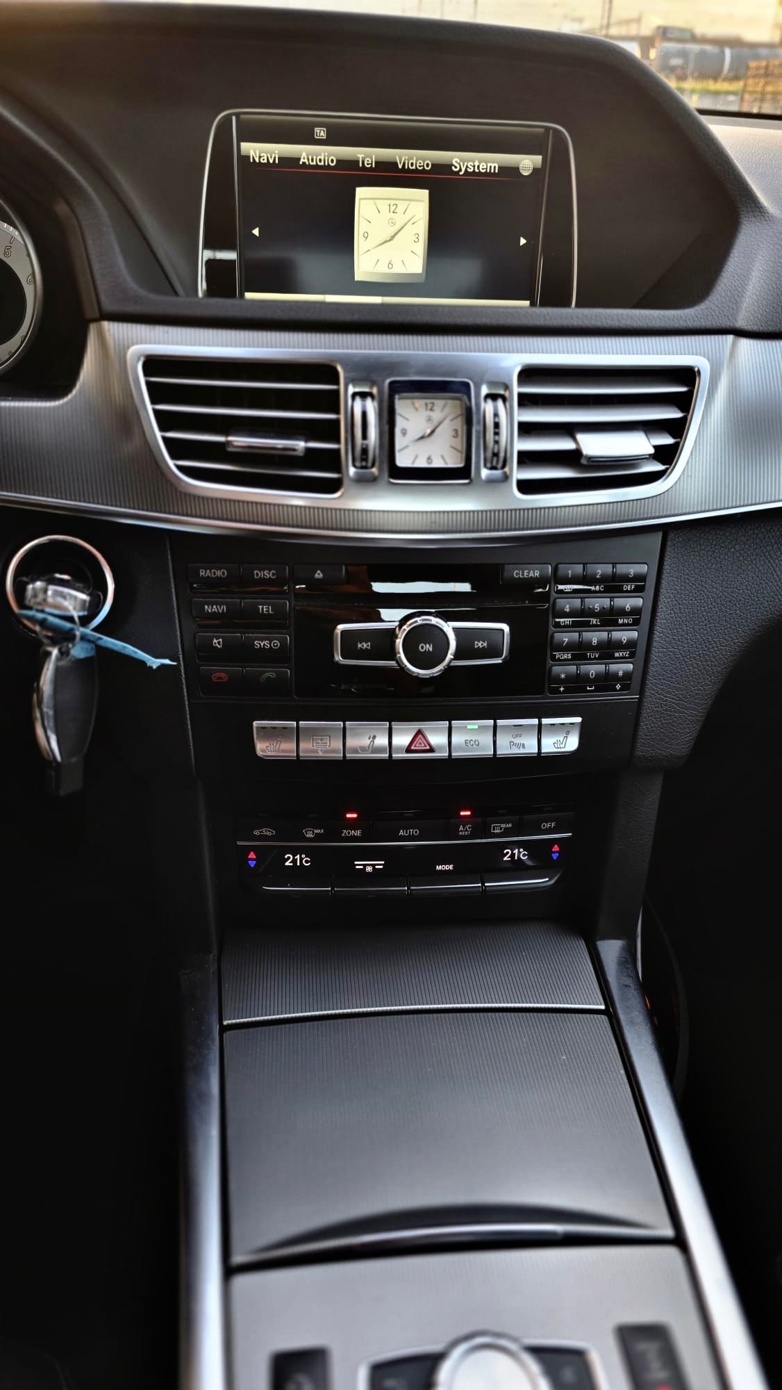 MERCEDES-BENZ E 400 Avantgarde 4Matic 7G-Tronic-image-11