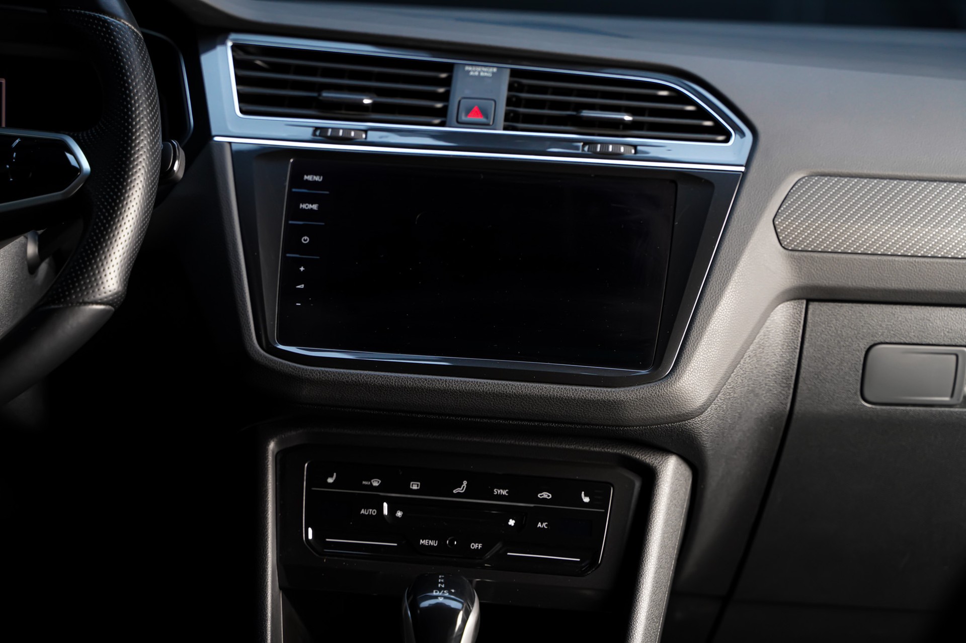 VW Tiguan 2.0 TDI SCR Selection 4Motion DSG-image-24