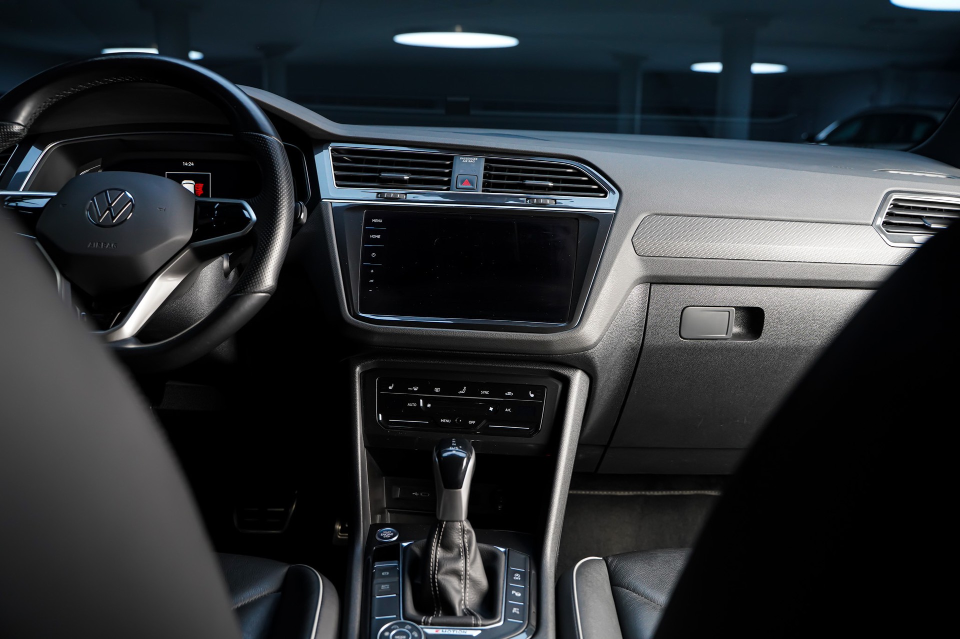 VW Tiguan 2.0 TDI SCR Selection 4Motion DSG-image-23