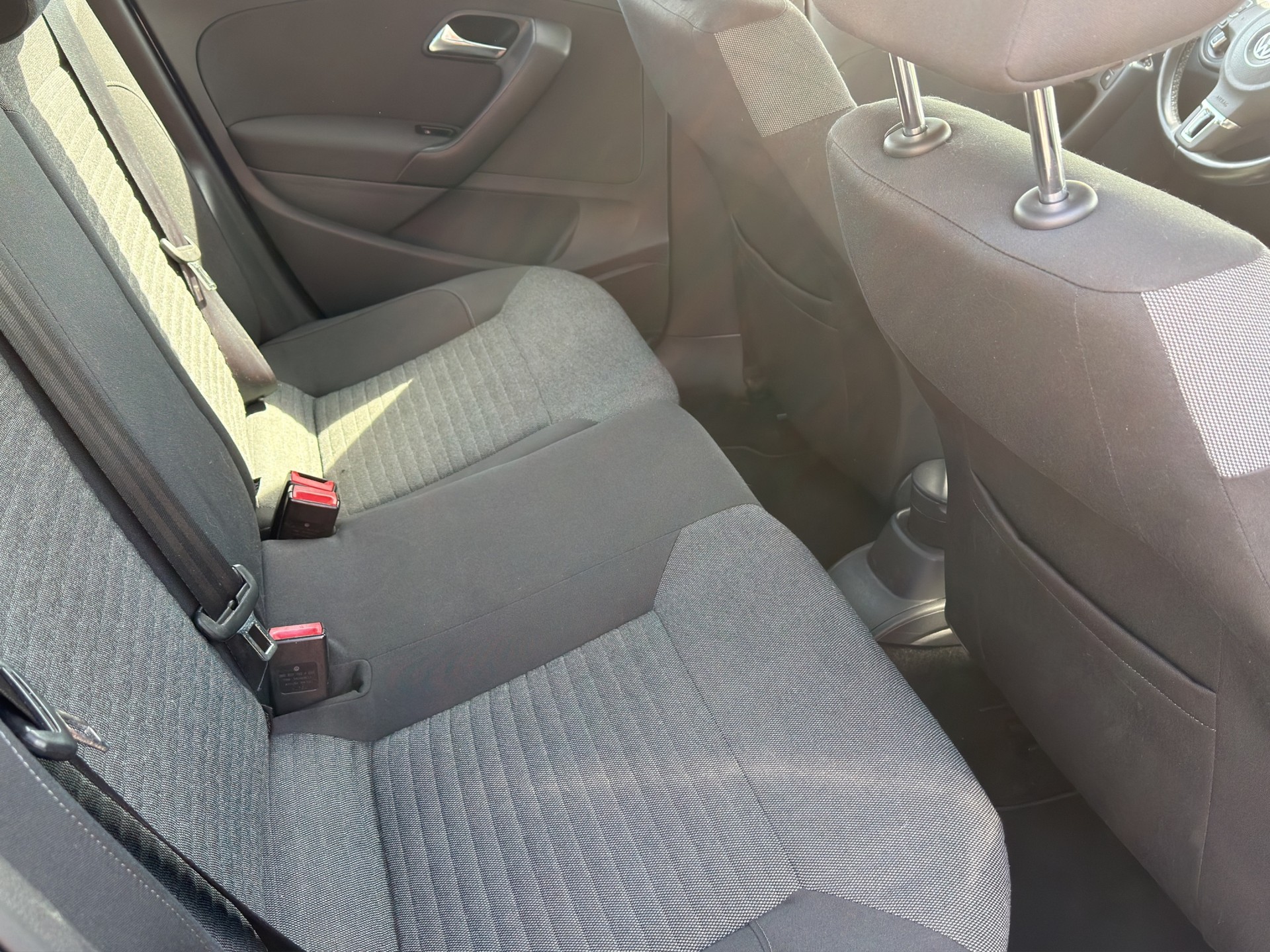 VW Polo 1.4 16V Highline-image-12