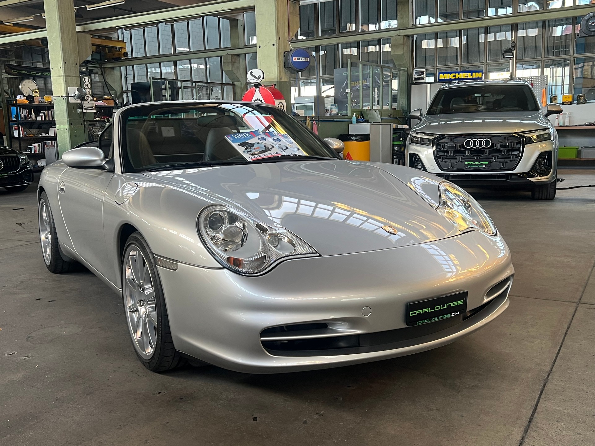 PORSCHE 911 Carrera 4 Cabrio-showroom-element-1