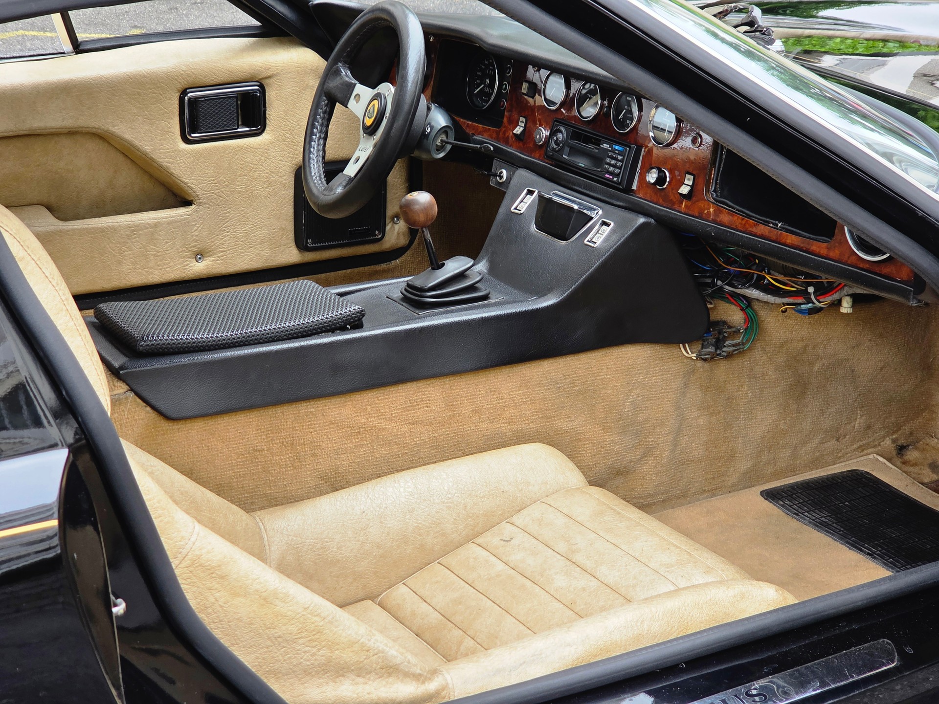 LOTUS Europe saloon - déco John Player Special - excellent état - moteur refait à neuf - expertisée vétéran 09.25.-image-10