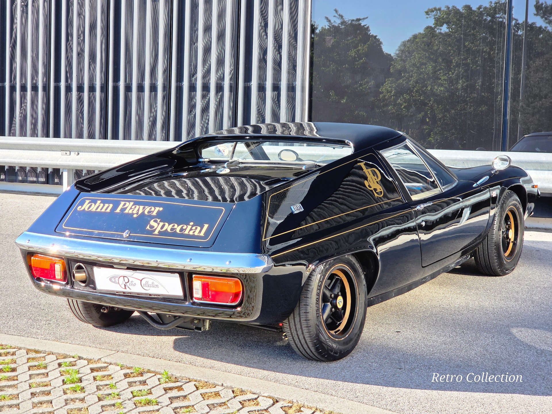 LOTUS Europe saloon - déco John Player Special - excellent état - moteur refait à neuf - expertisée vétéran 09.25.-image-6
