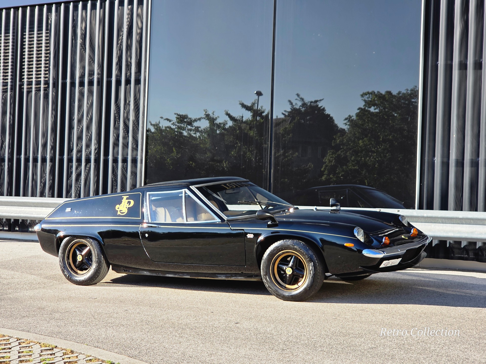LOTUS Europe saloon - déco John Player Special - excellent état - moteur refait à neuf - expertisée vétéran 09.25.-image-3