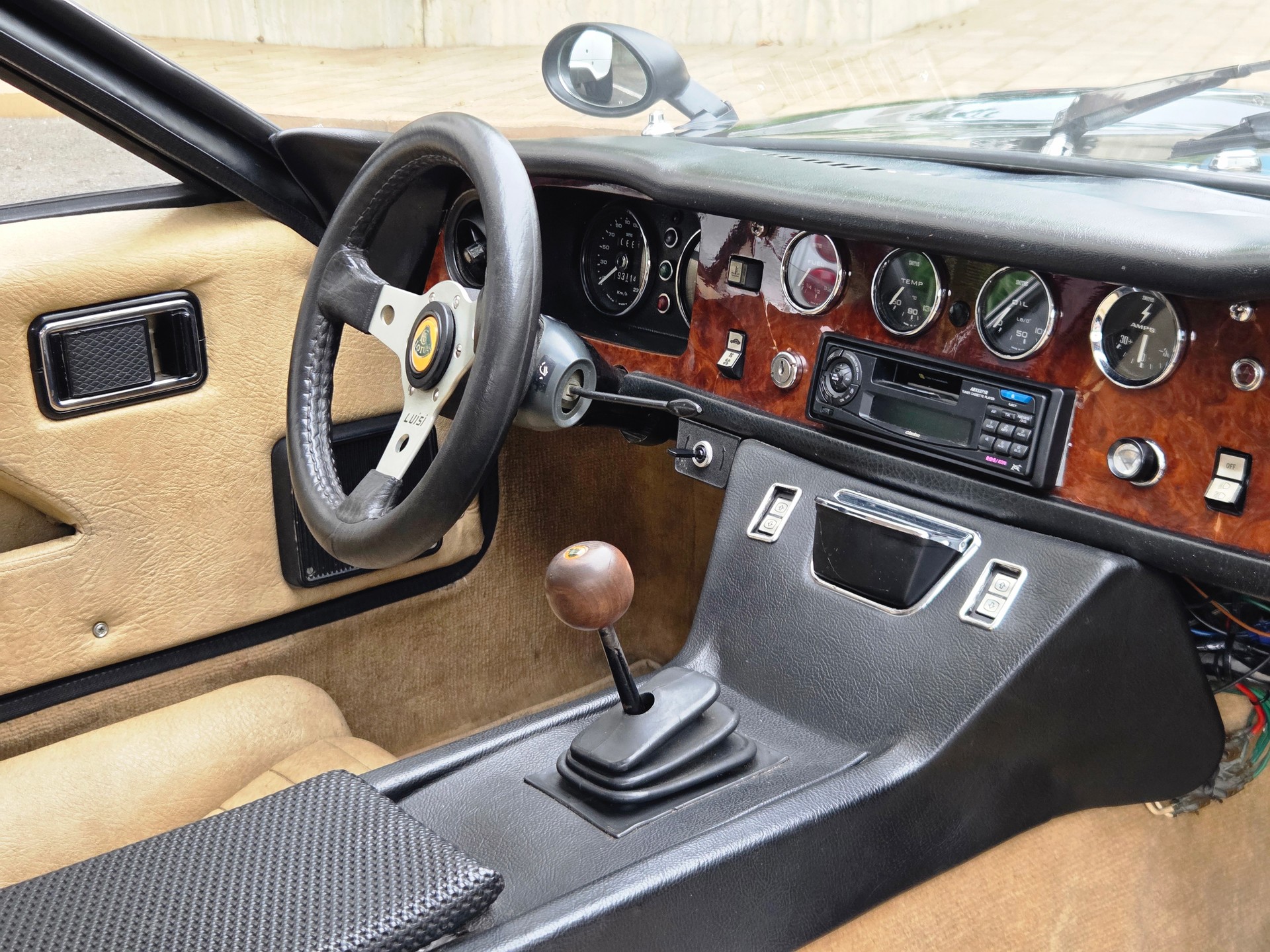 LOTUS Europe saloon - déco John Player Special - excellent état - moteur refait à neuf - expertisée vétéran 09.25.-image-12