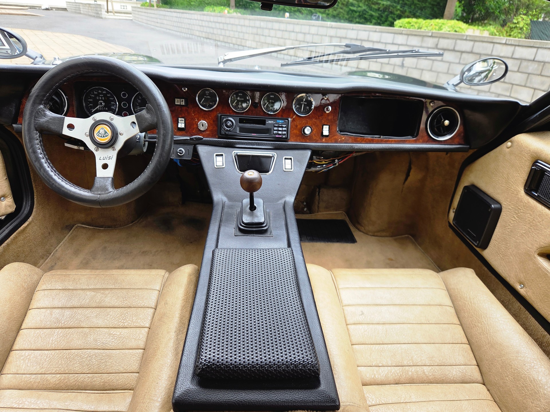 LOTUS Europe saloon - déco John Player Special - excellent état - moteur refait à neuf - expertisée vétéran 09.25.-image-9