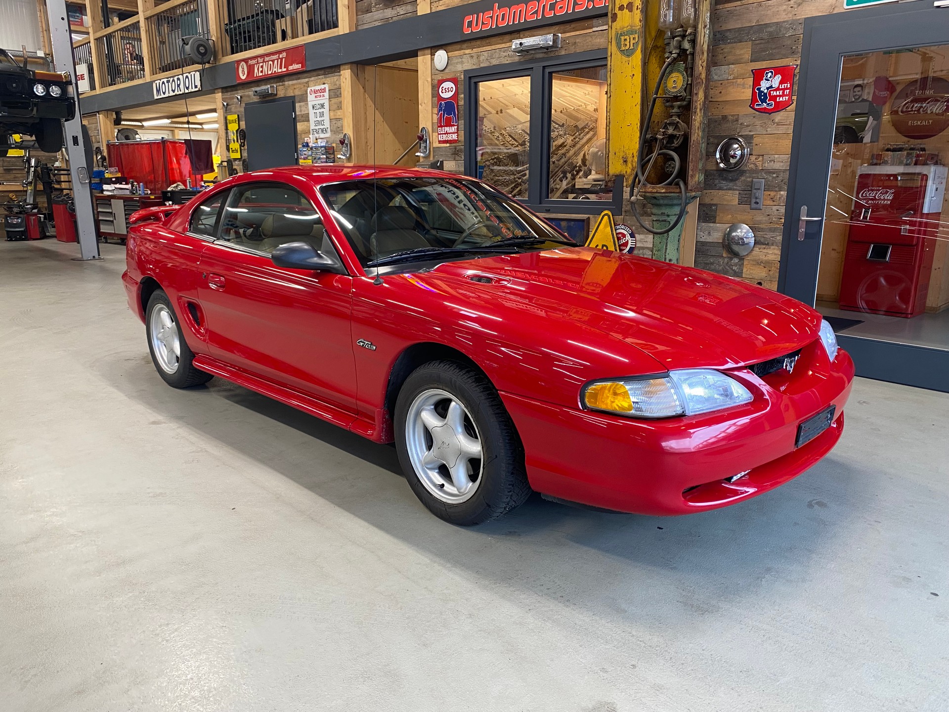 FORD MUSTANG-image-1
