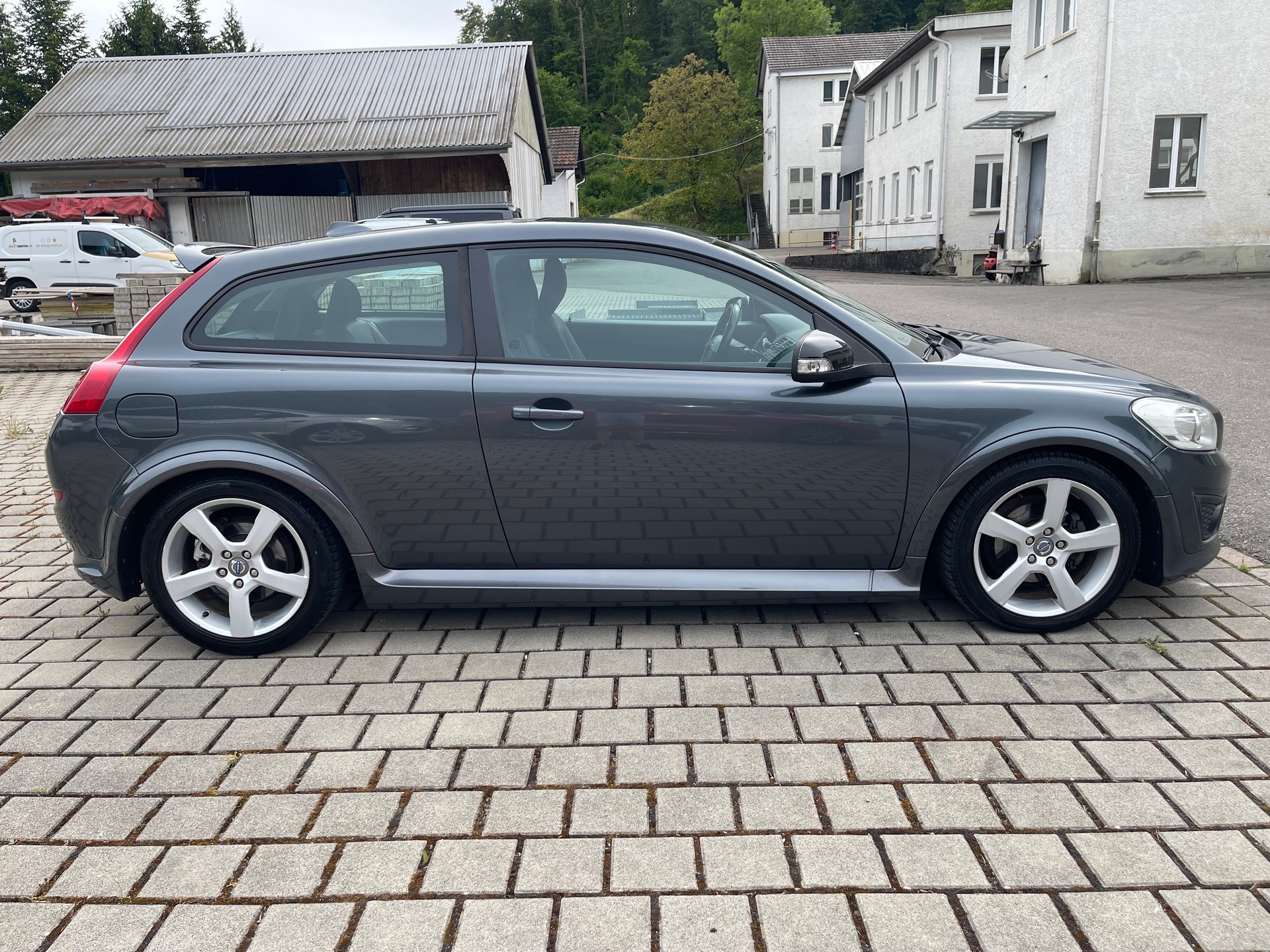 VOLVO C30 2.0D R-Design Momentum-image-5