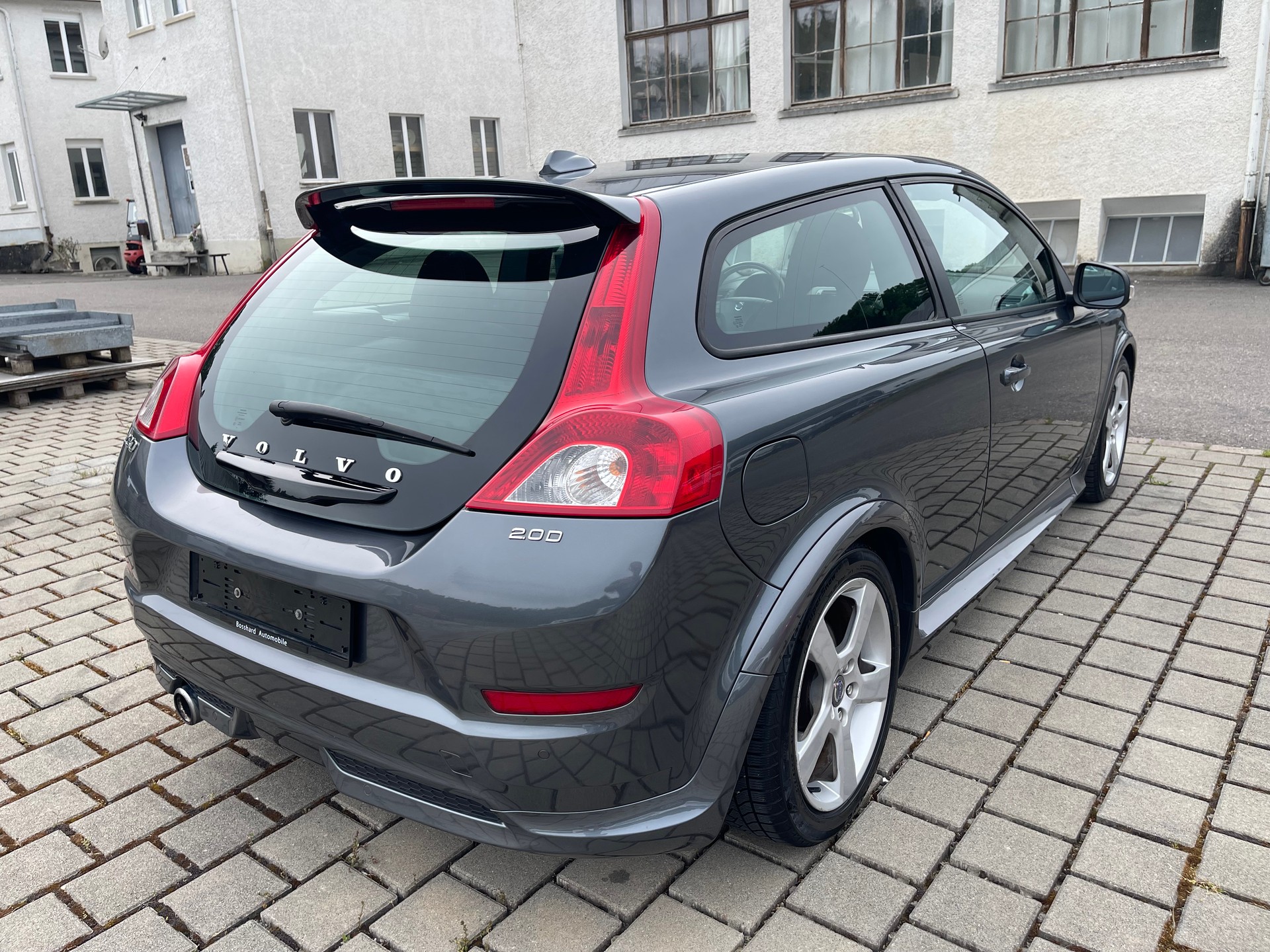 VOLVO C30 2.0D R-Design Momentum-image-4