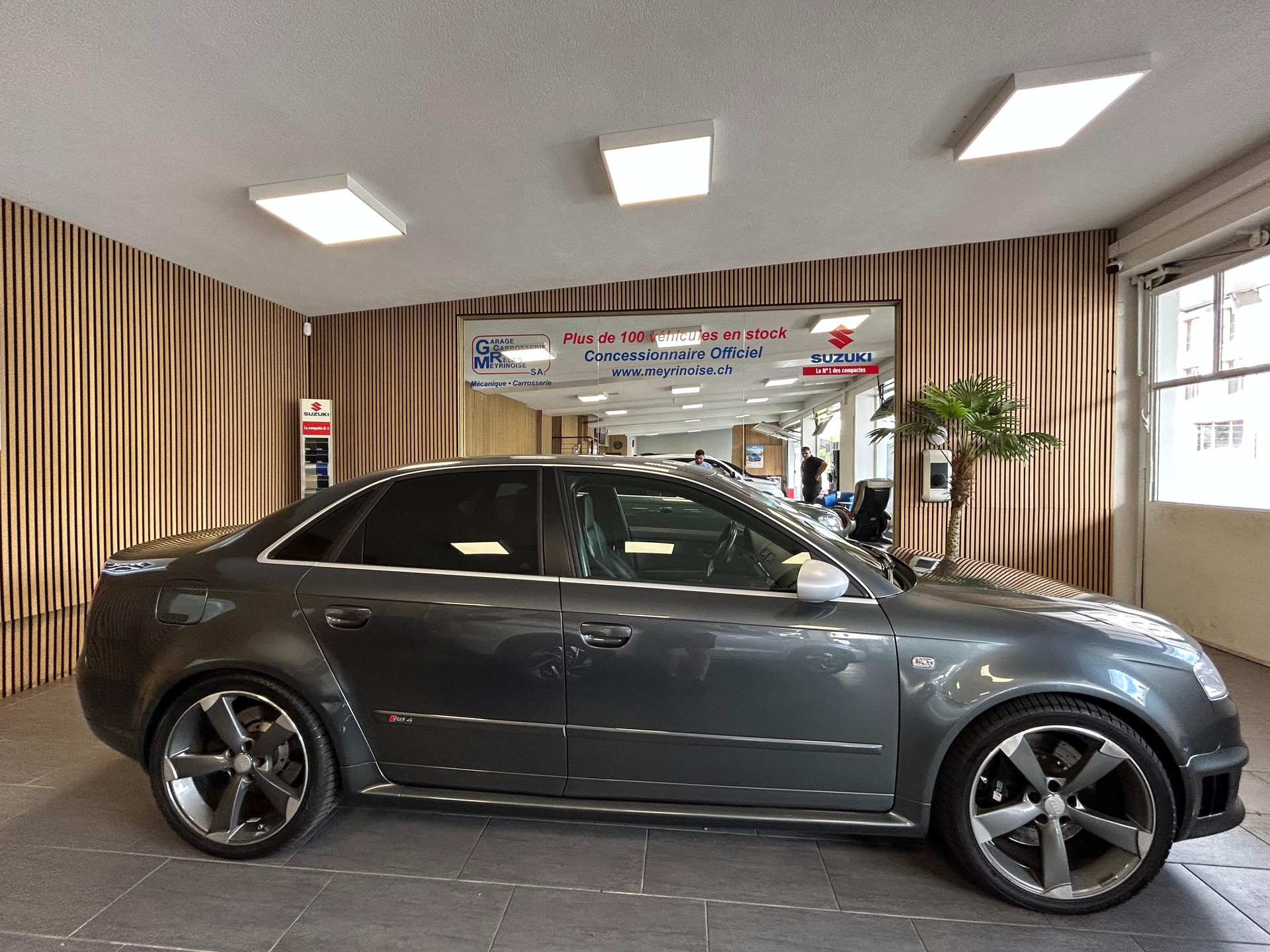 AUDI RS4 4.2 V8 quattro