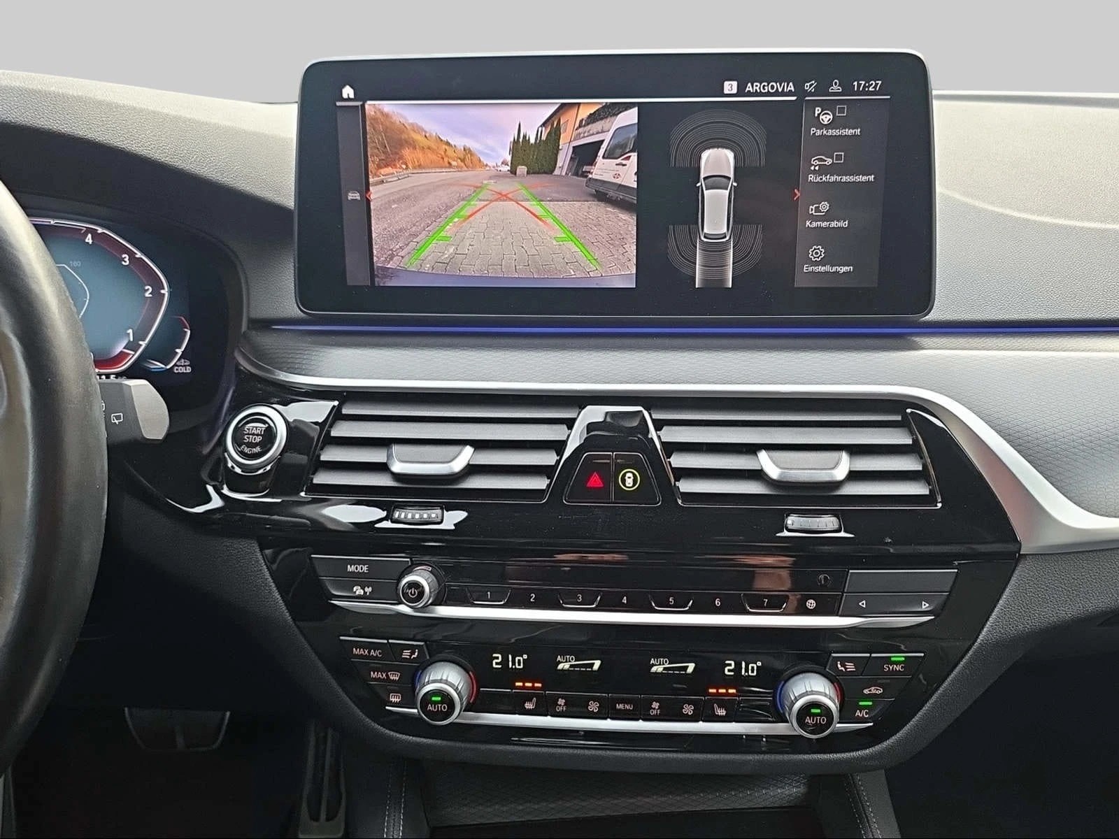 BMW 520d xDrive 48V Touring Pure M Sport Edition-image-11