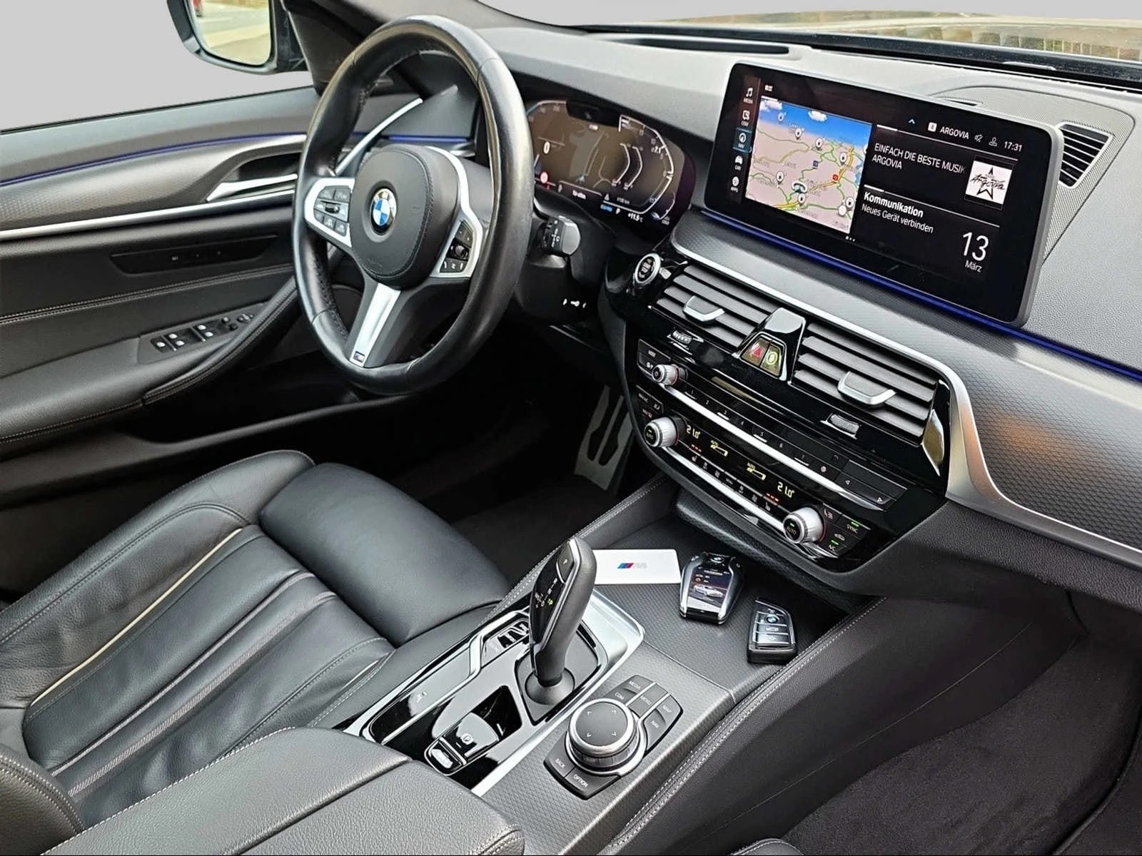BMW 520d xDrive 48V Touring Pure M Sport Edition-image-13