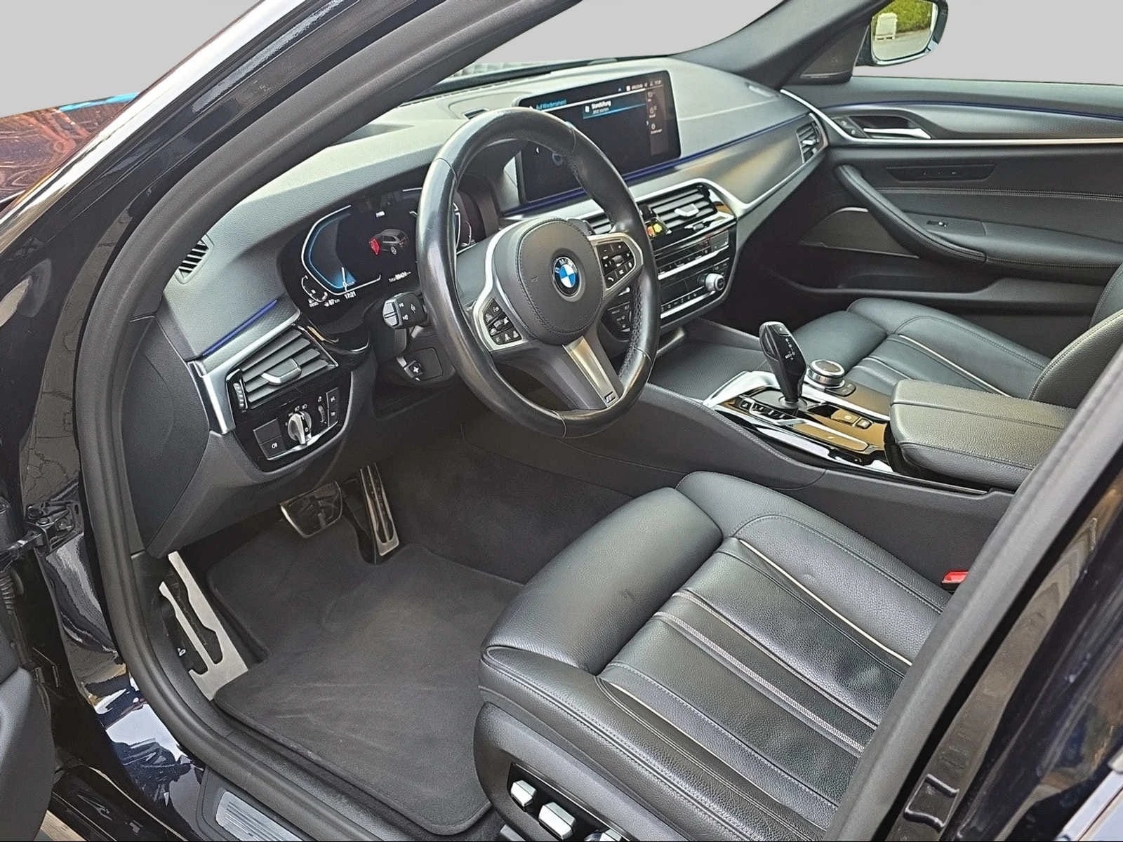 BMW 520d xDrive 48V Touring Pure M Sport Edition-image-7