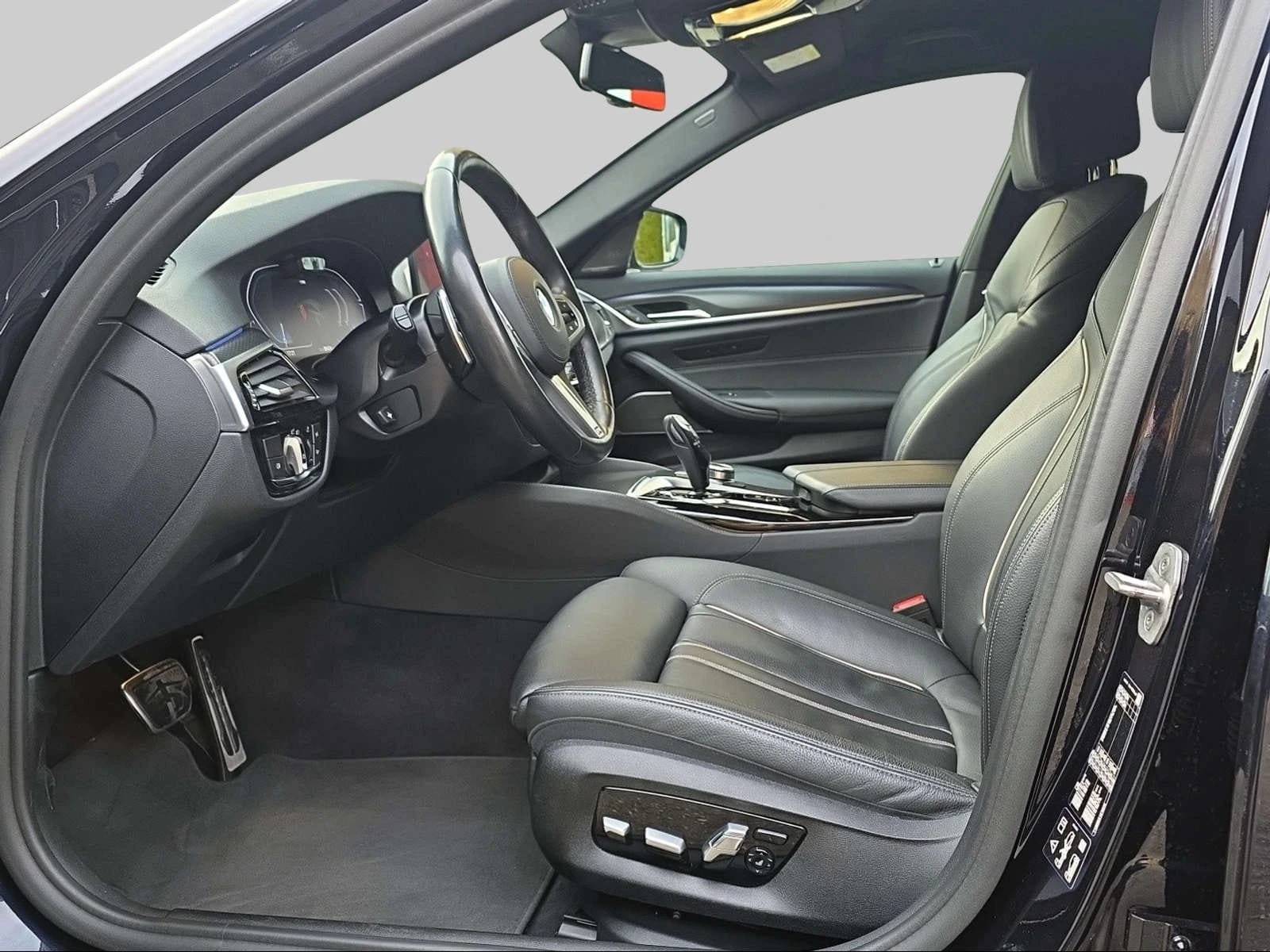 BMW 520d xDrive 48V Touring Pure M Sport Edition-image-8