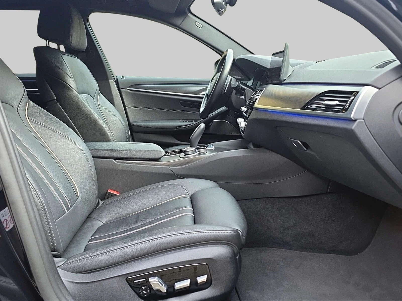 BMW 520d xDrive 48V Touring Pure M Sport Edition-image-14