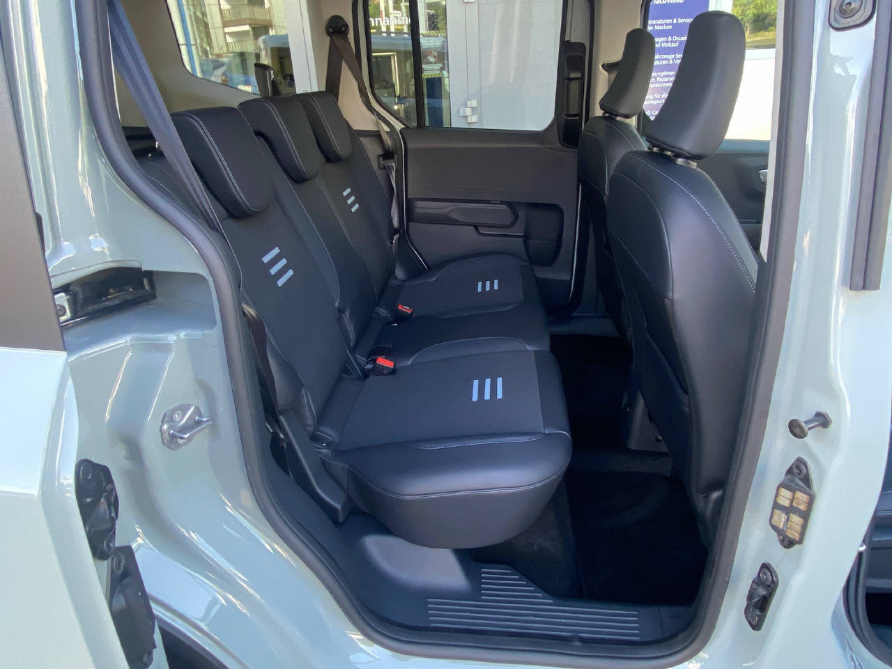FORD TOURNEO COURIERier 1.0 EcoBoost Active-image-10