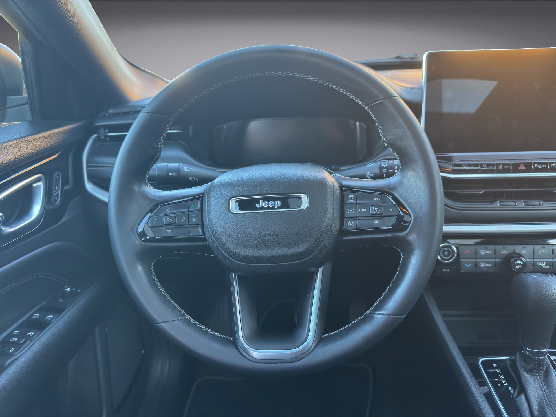 JEEP Compass 1.3 Turbo Limited-image-9