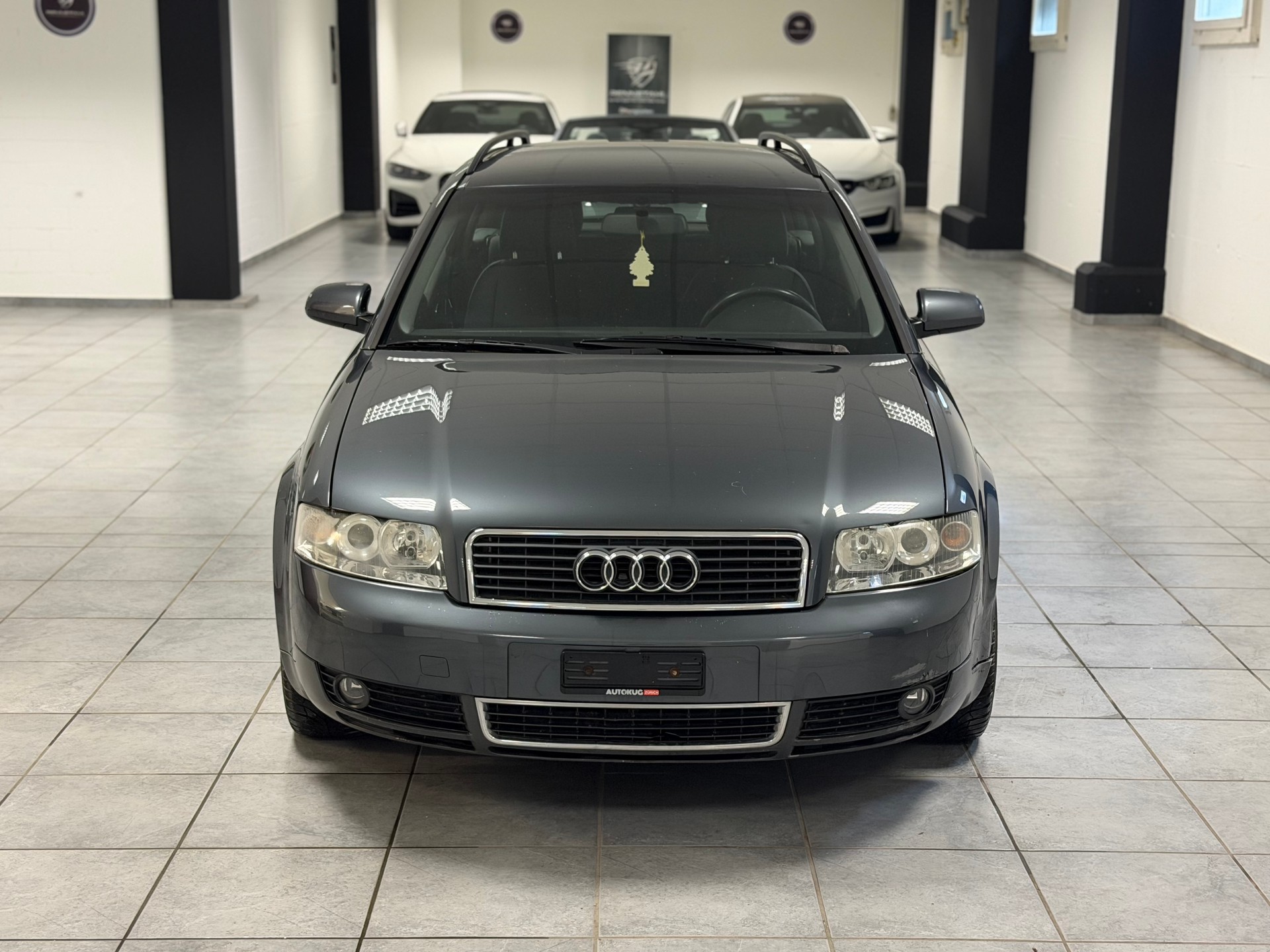 AUDI A4 Avant 2.4 V6-showroom-element-2