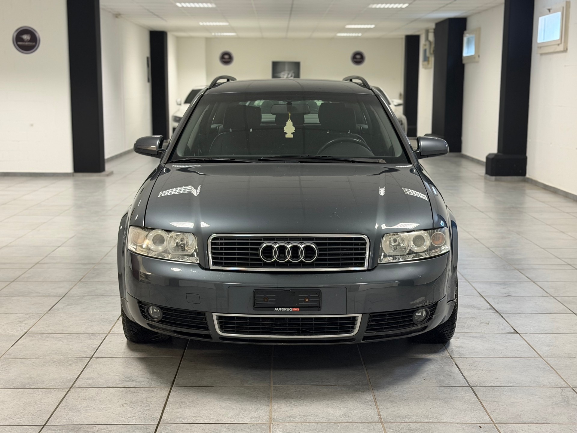 AUDI A4 Avant 2.4 V6-showroom-element-1
