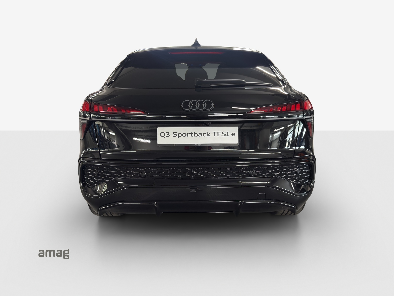 AUDI Q3 Sportback e-hybrid 200 kW S tronig-showroom-element-3