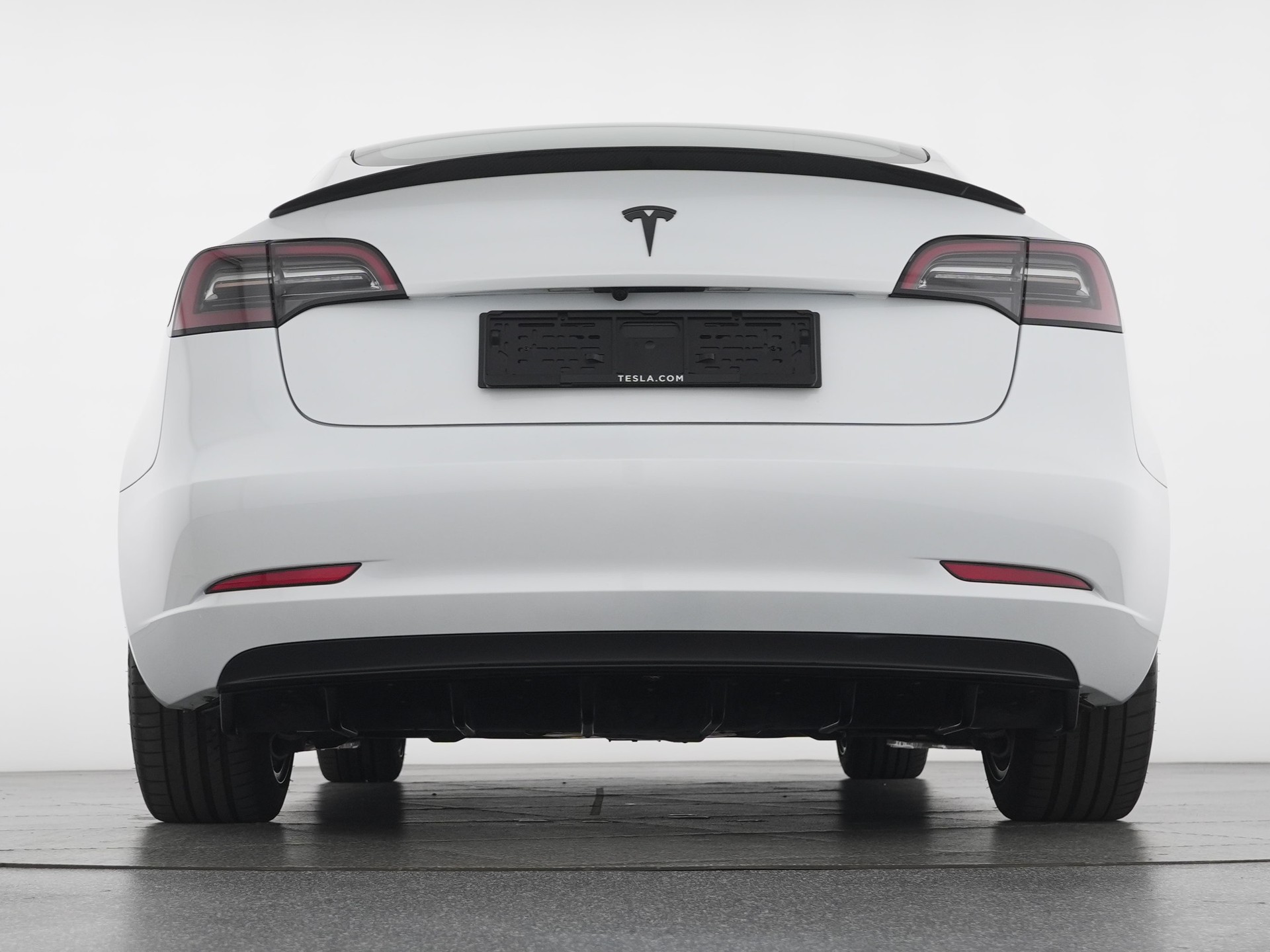 TESLA Model 3 Standard Range Plus Rear-Wheel Drive-image-4