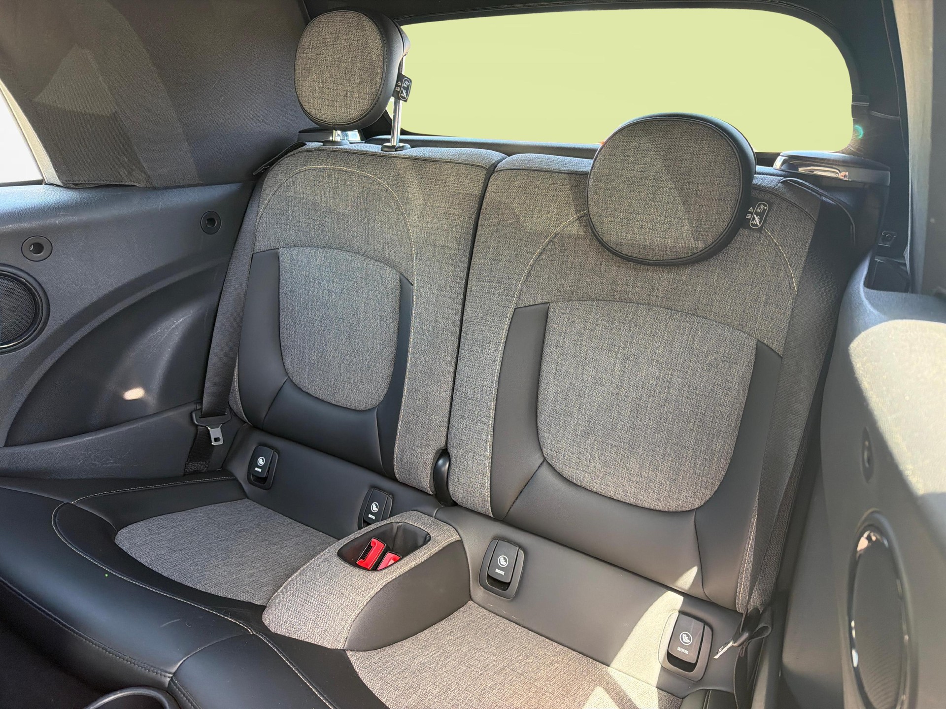 MINI Cabrio F57 2.0i Cooper S-image-19