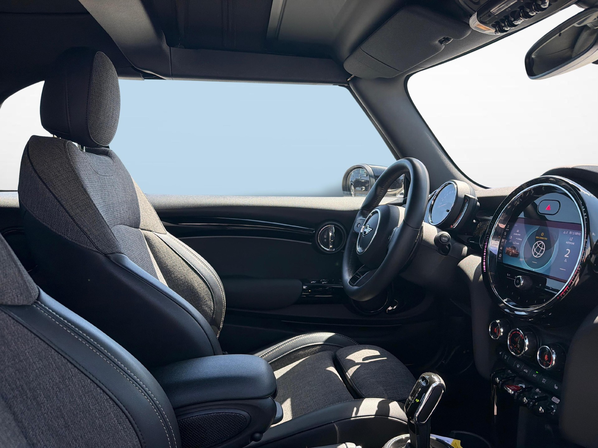 MINI Cabrio F57 2.0i Cooper S-image-17