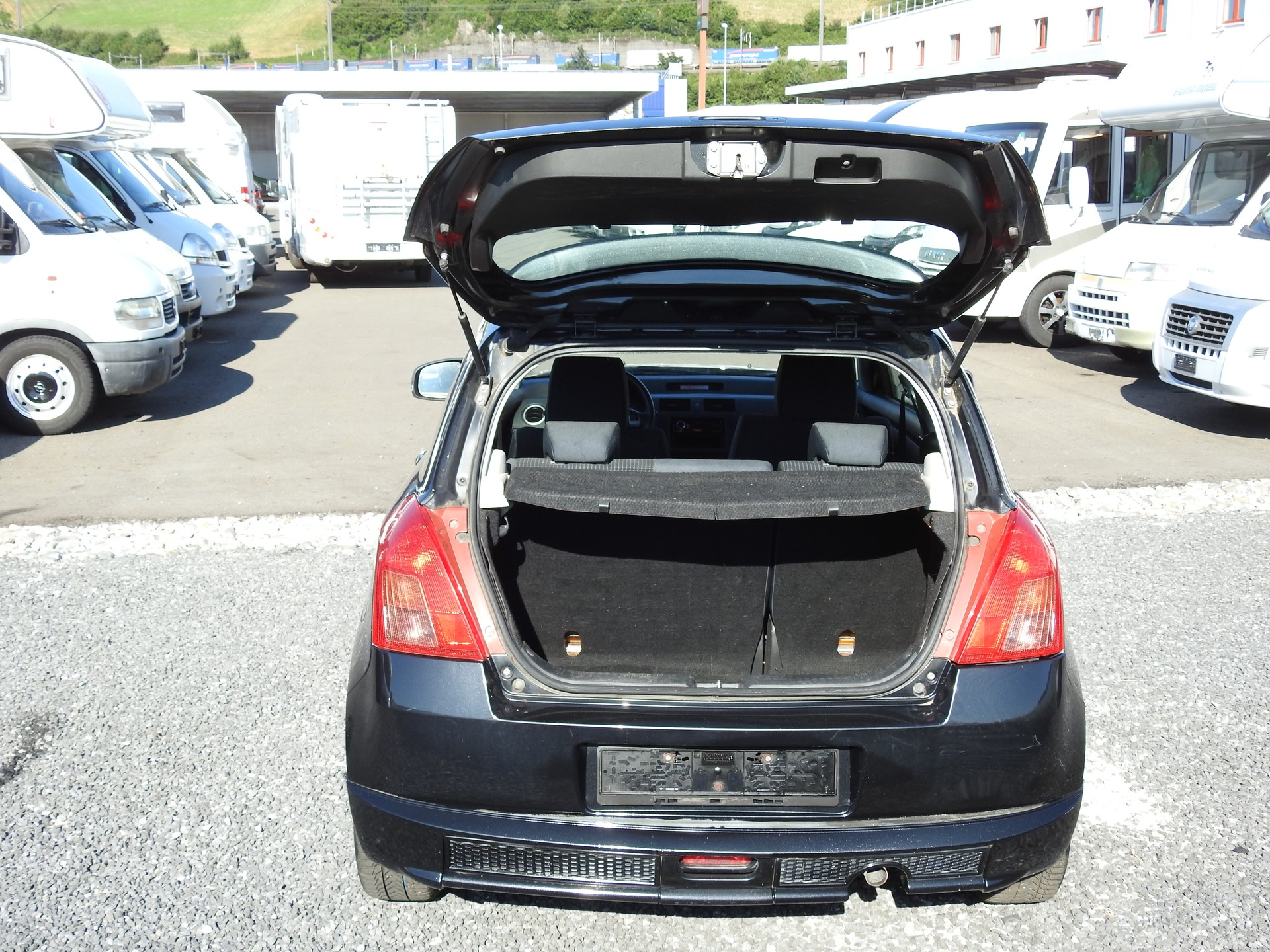 SUZUKI Swift 1.3i 16V GL Top-image-10