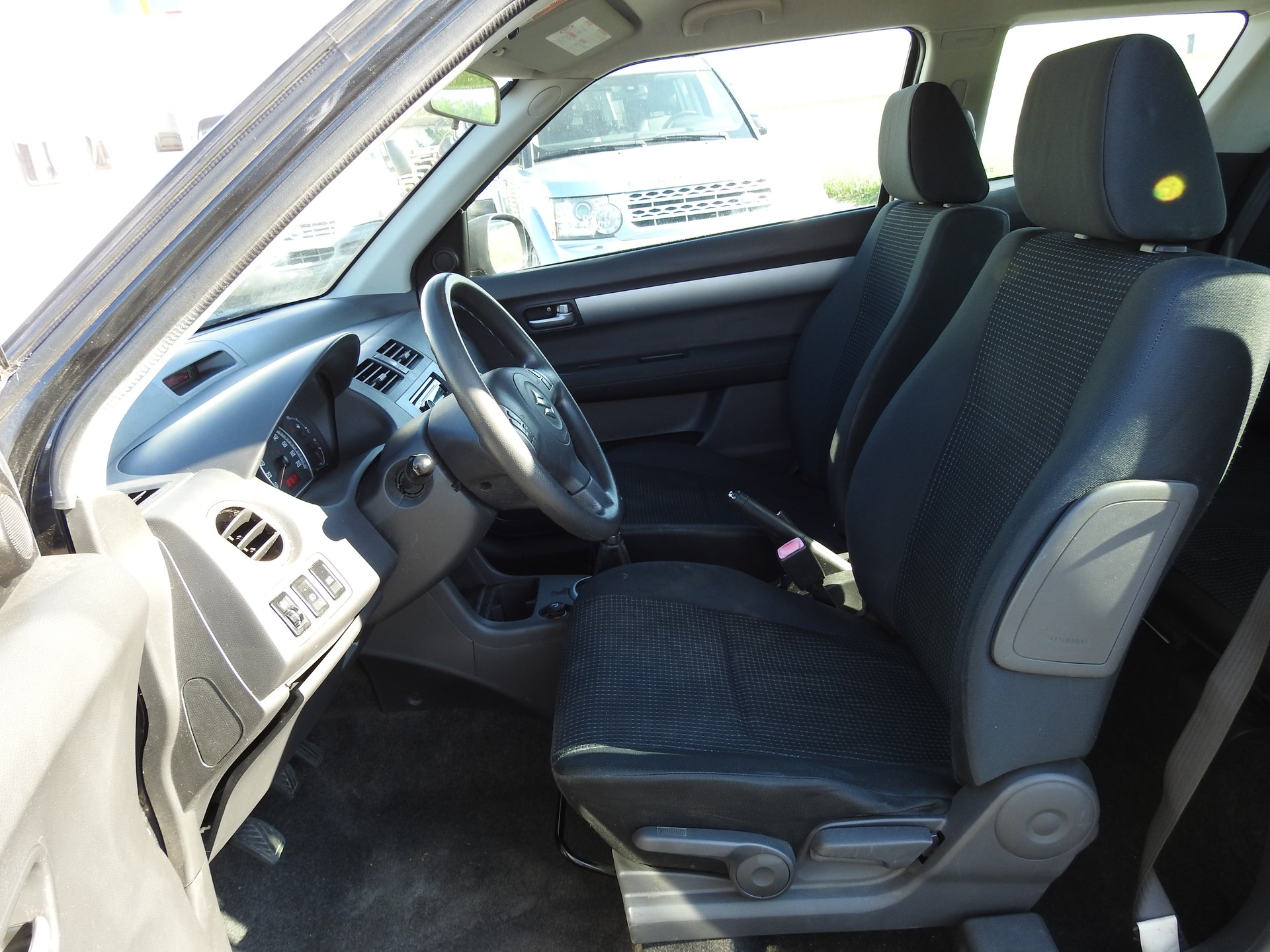 SUZUKI Swift 1.3i 16V GL Top-image-13