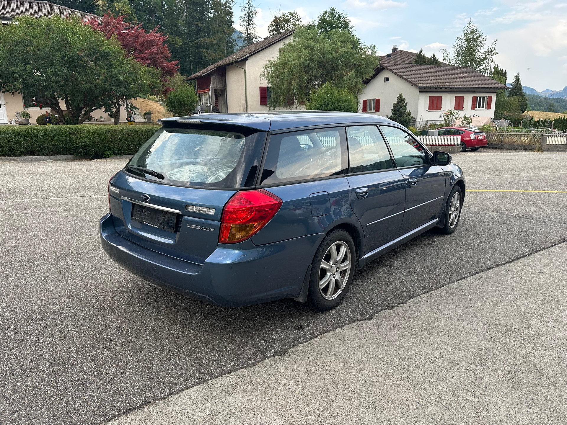 SUBARU Legacy 2.0i AWD Swiss-image-3