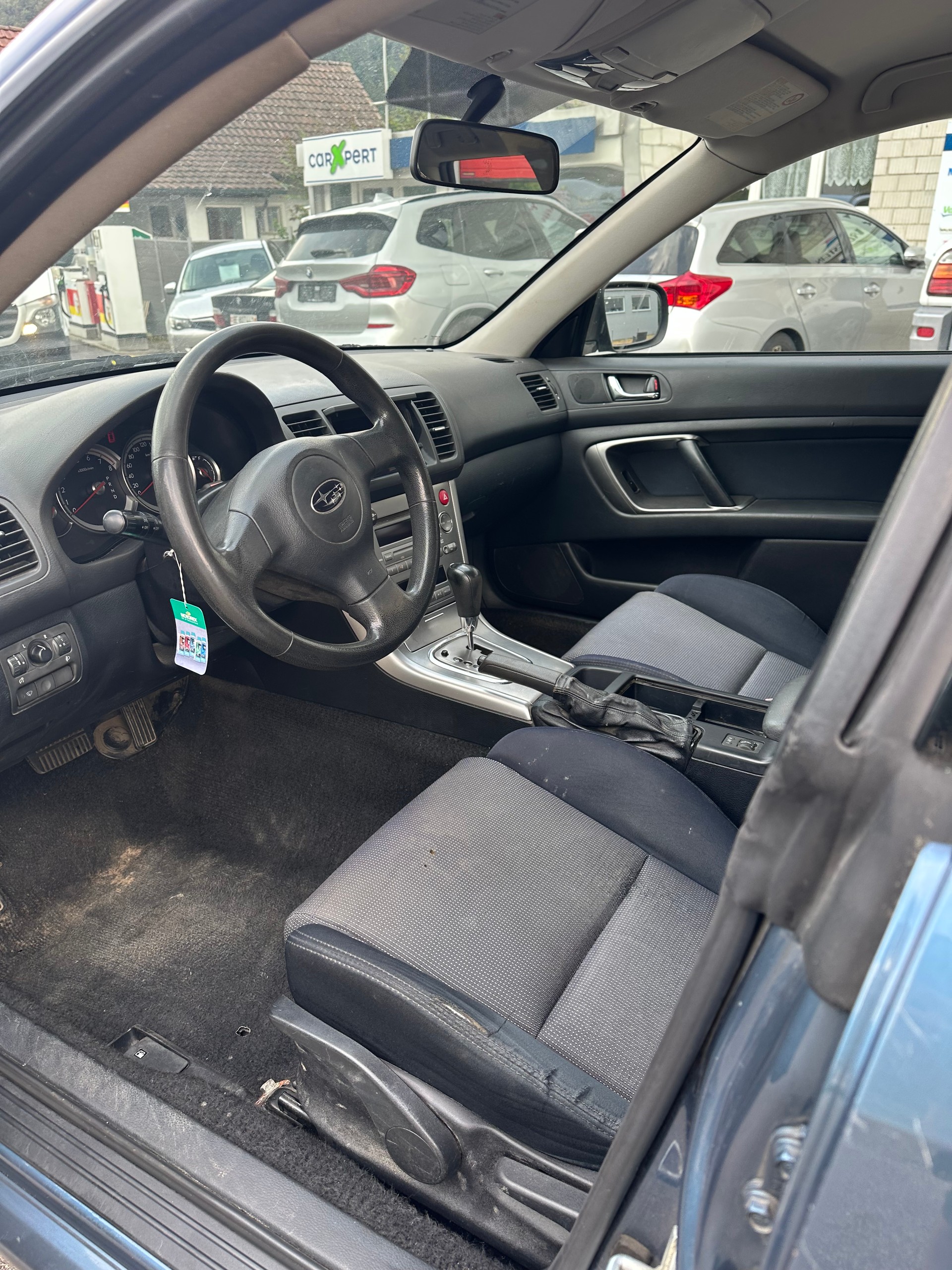 SUBARU Legacy 2.0i AWD Swiss-image-5