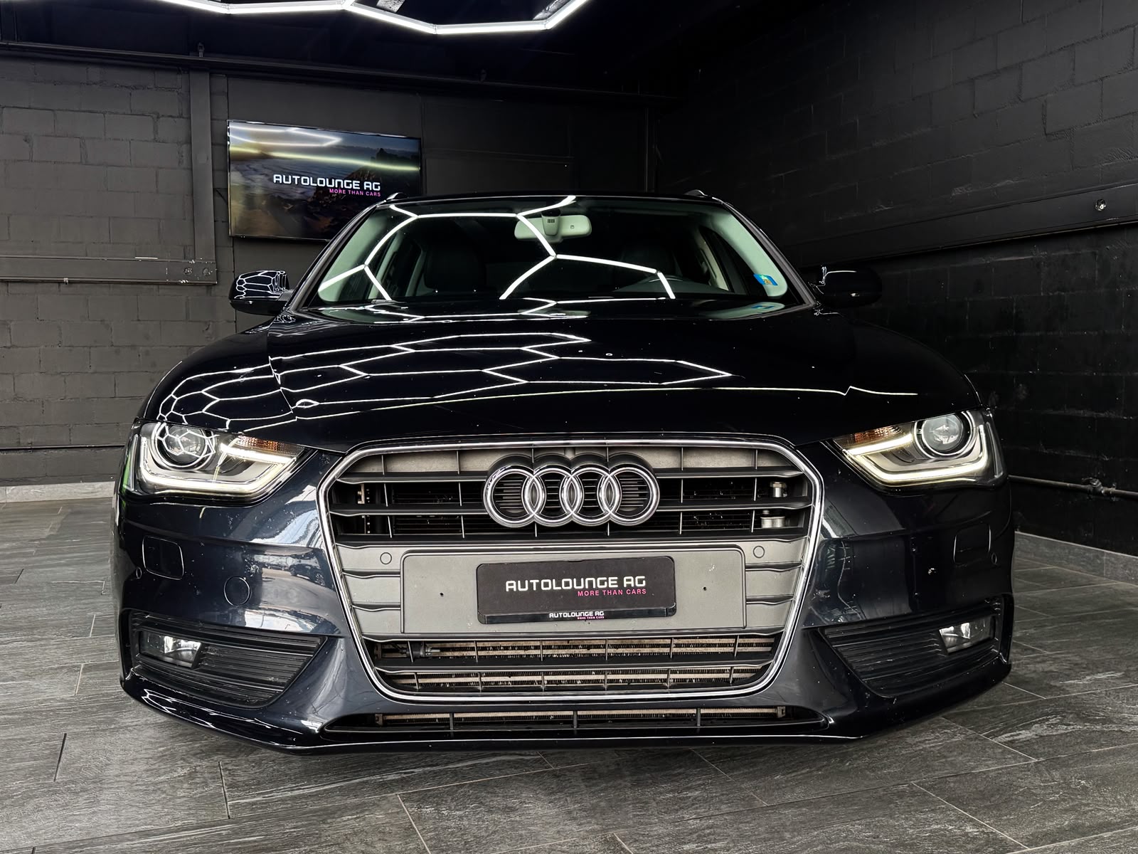 AUDI A4 Avant 2.0 TDI-showroom-element-2