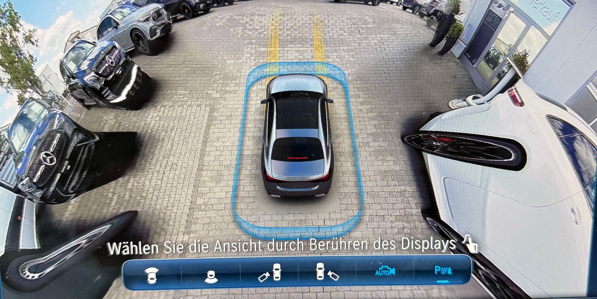 MERCEDES-BENZ E 200 EXCLUSIVE 9G-Tronic 4Matic-image-9