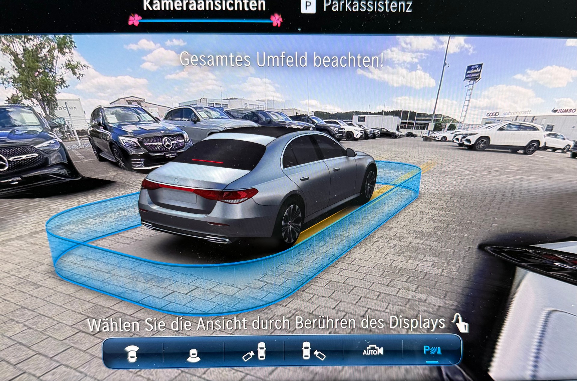 MERCEDES-BENZ E 200 EXCLUSIVE 9G-Tronic 4Matic-image-12