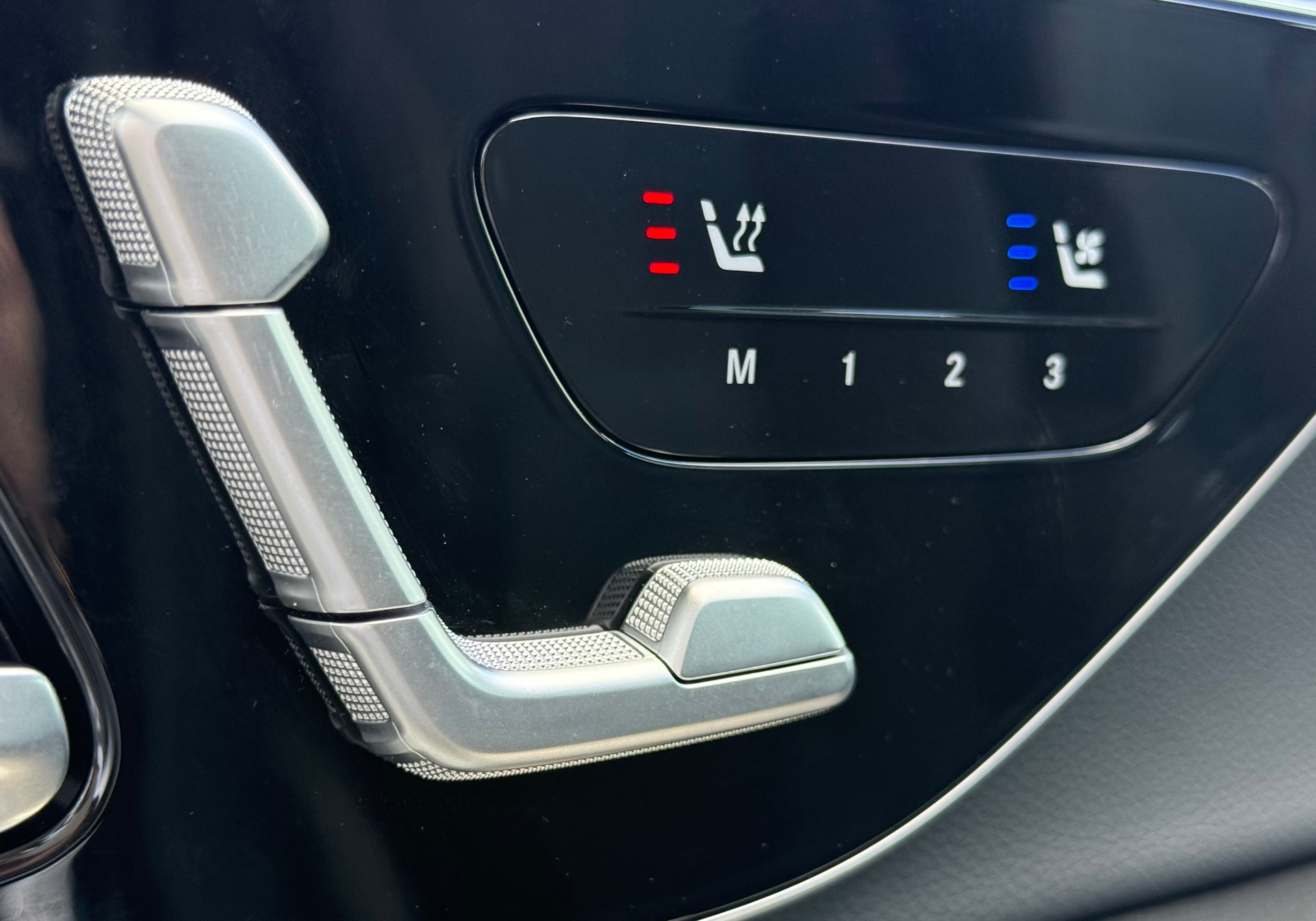 MERCEDES-BENZ E 200 EXCLUSIVE 9G-Tronic 4Matic-image-7