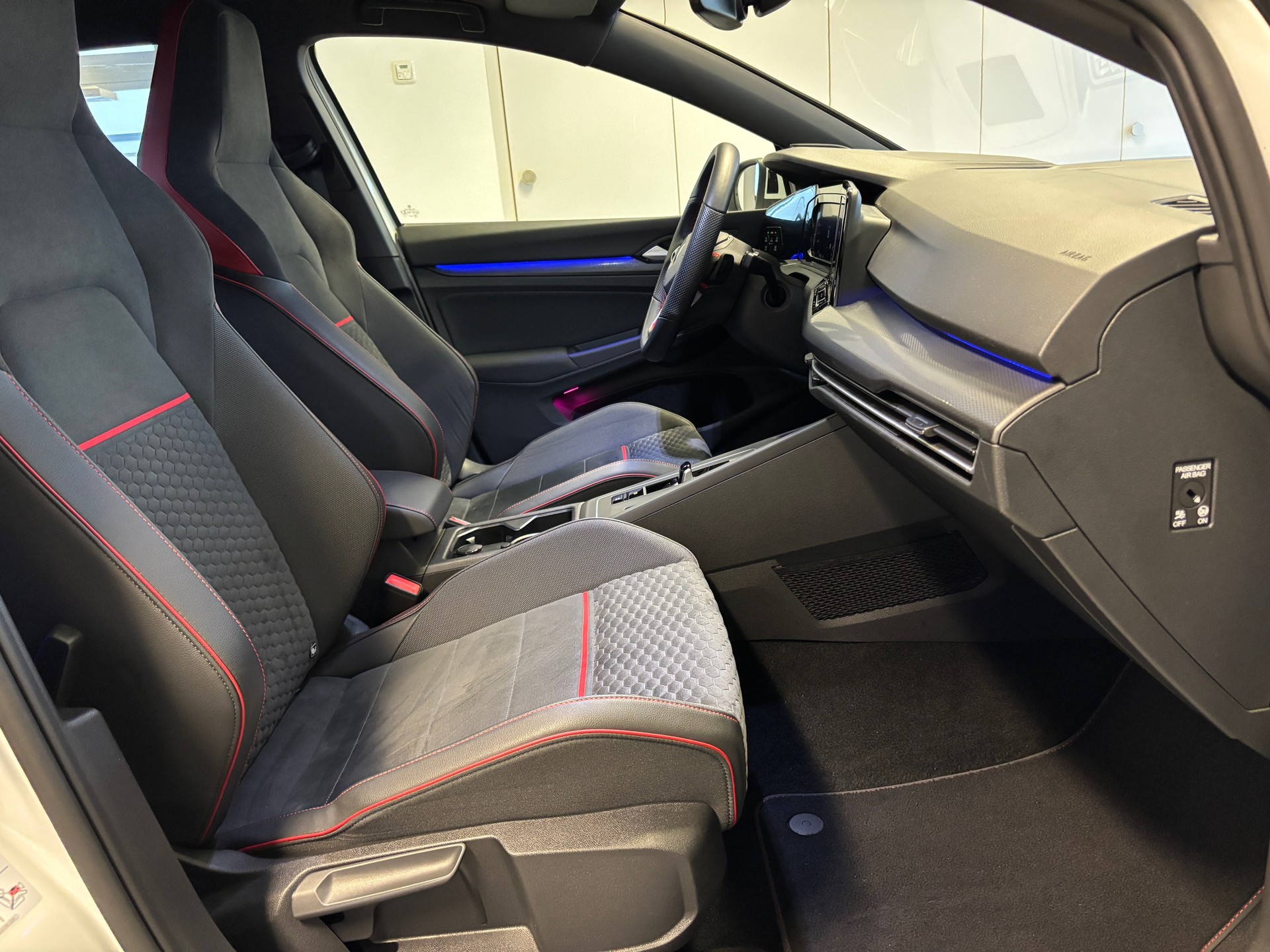 VW Golf 2.0 TSI GTI Clubsport DSG-image-10