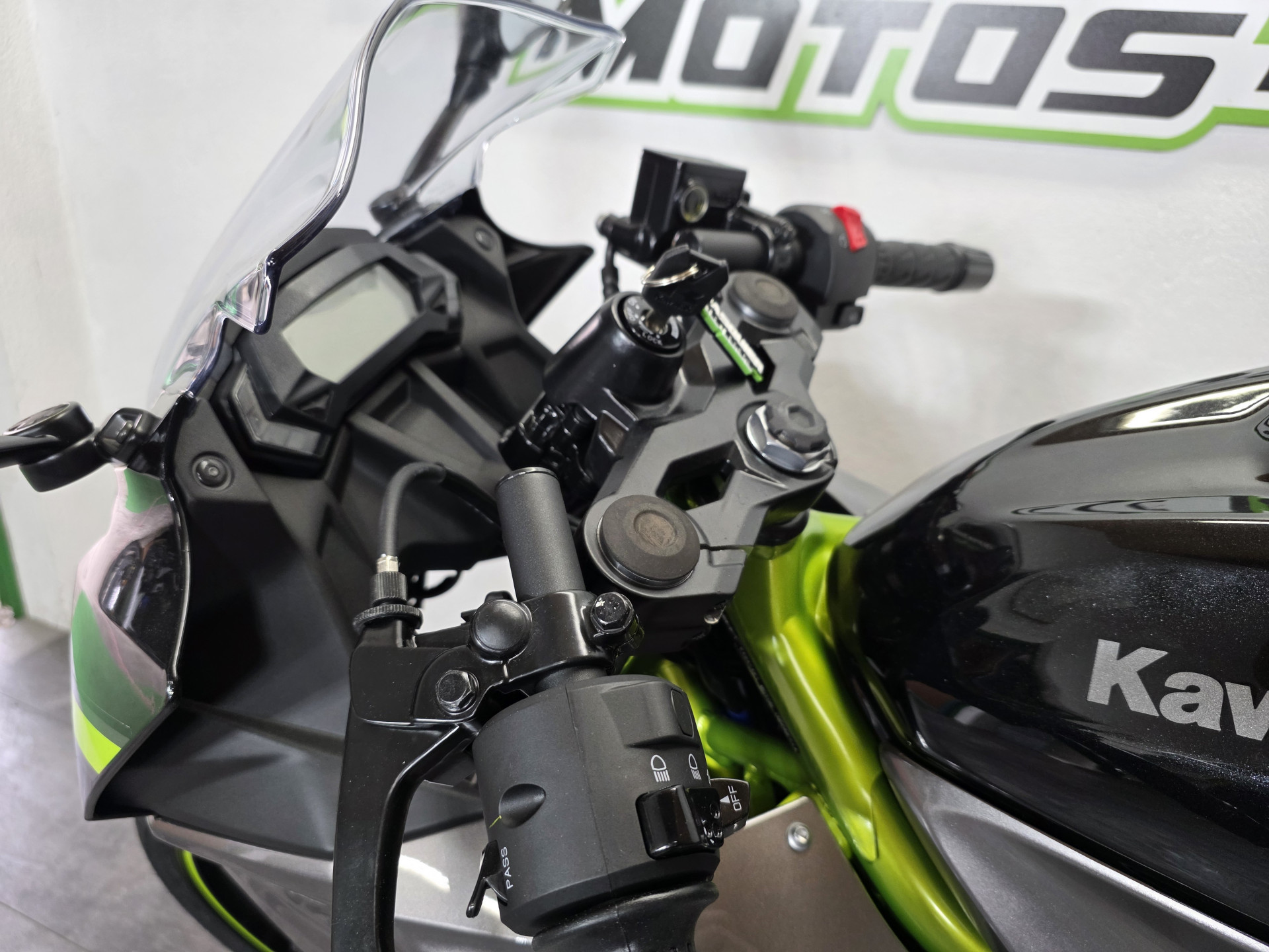 KAWASAKI Ninja 125-image-3