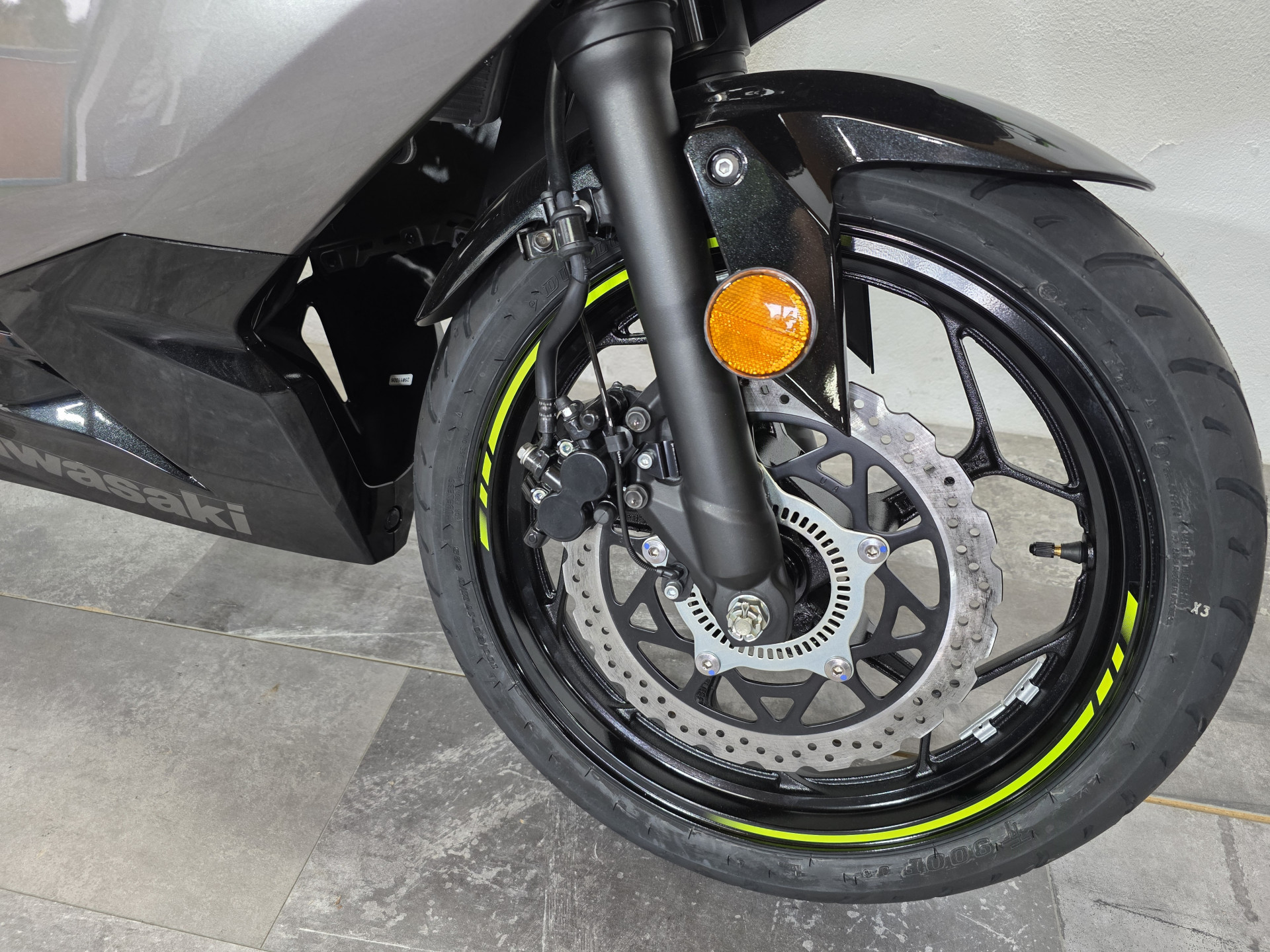KAWASAKI Ninja 125-image-5